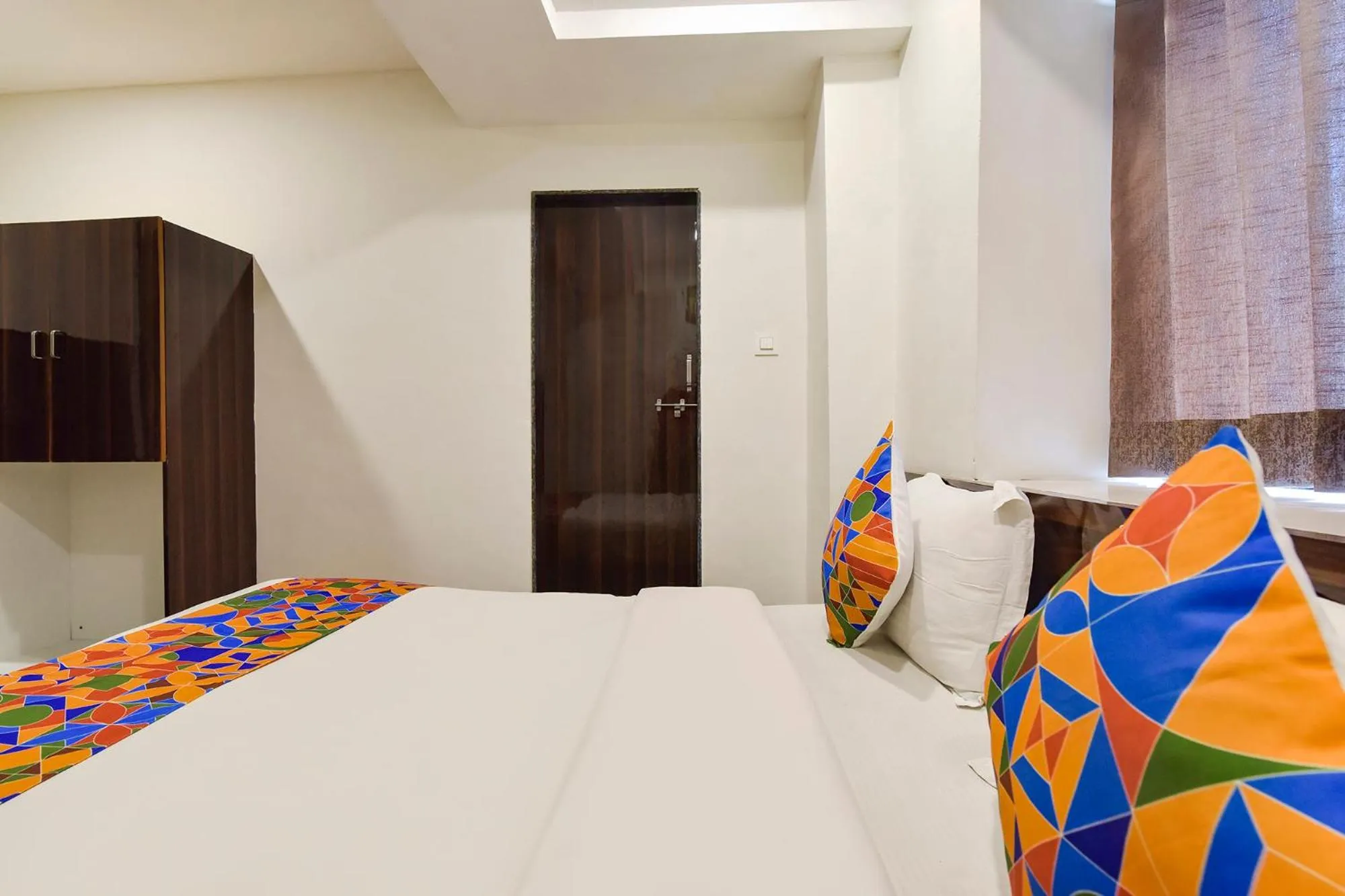 Photo of the whole room, Bed in Via Shri Krishna