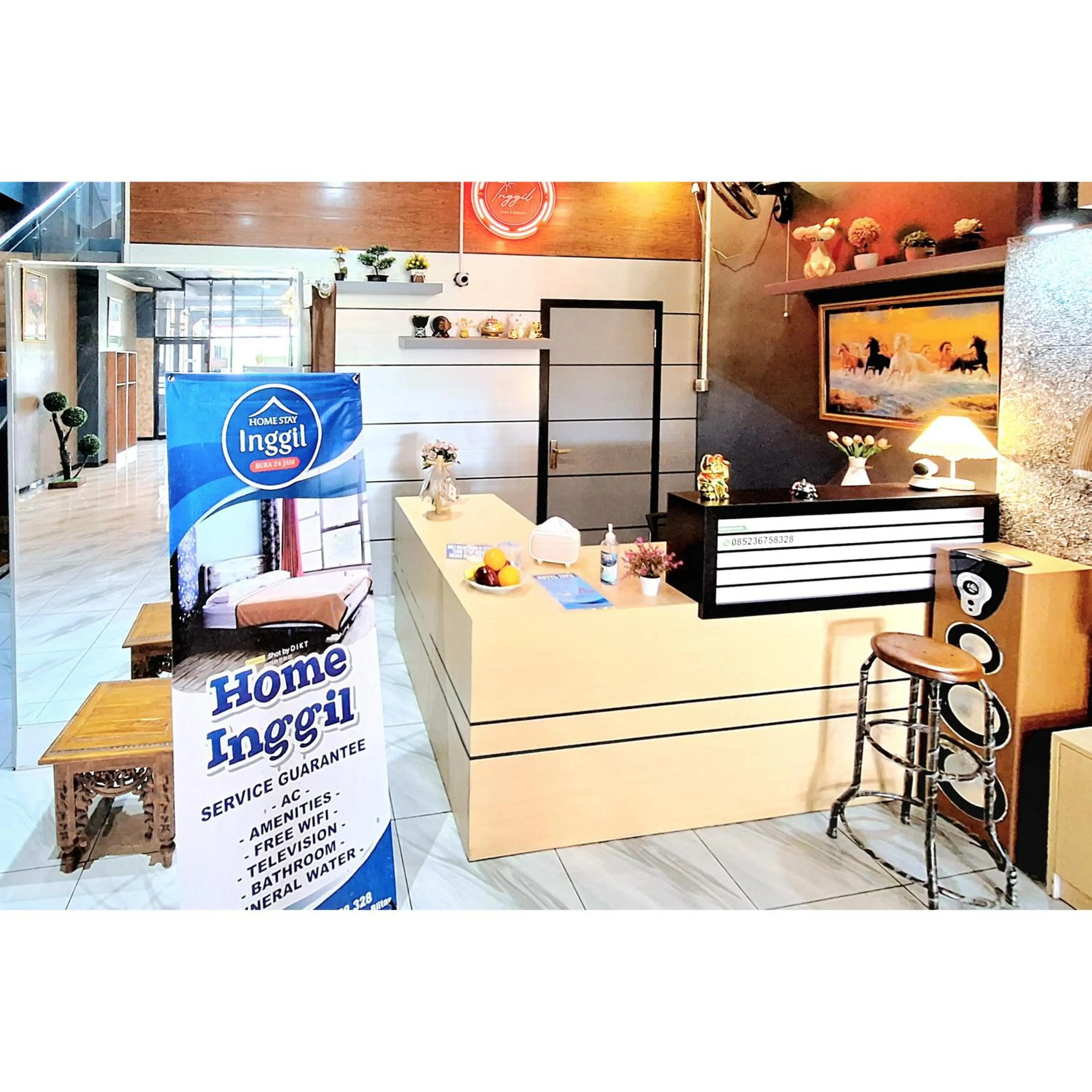 Lobby or reception, Bed in Home Inggil RedPartner