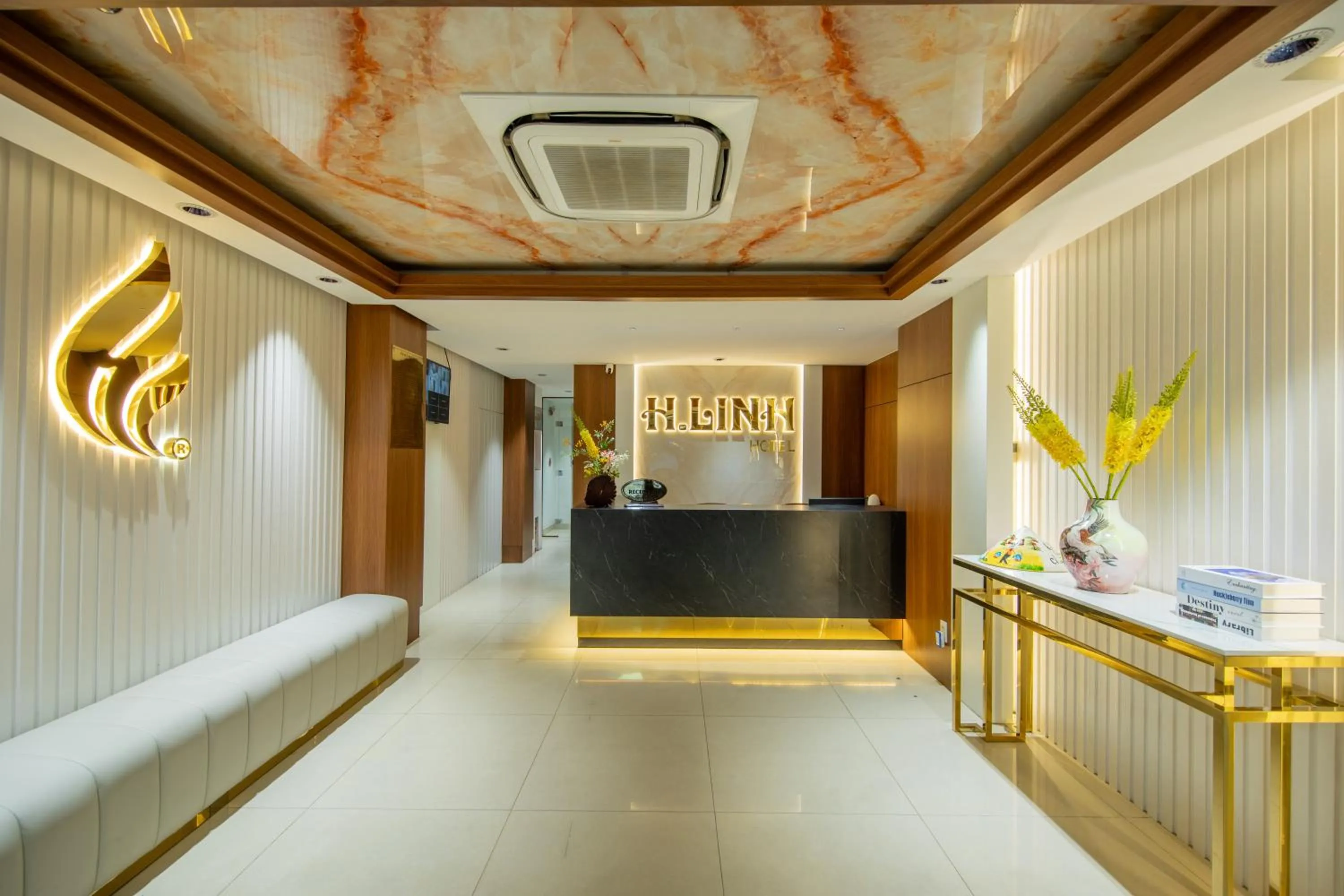 Lobby or reception in Hoang Linh Riverside Hotel Danang