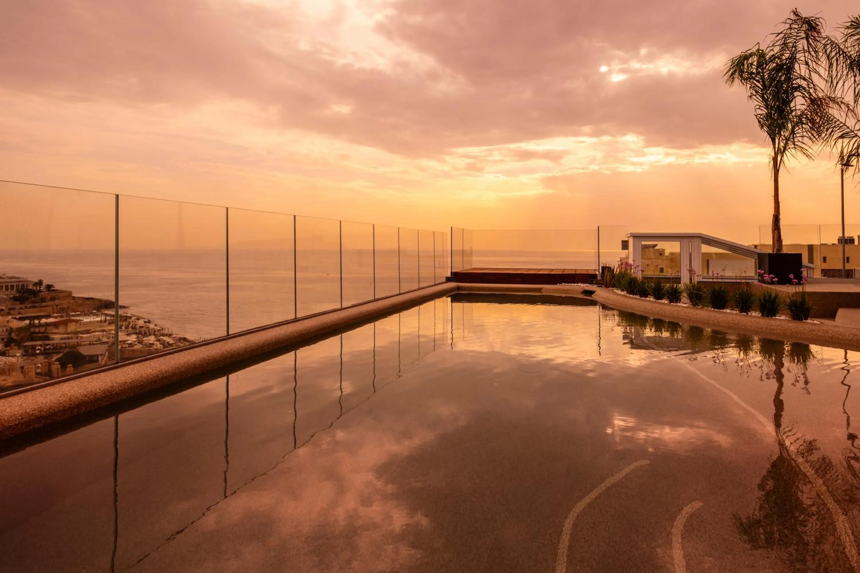 Sunset in Fitch Hotel