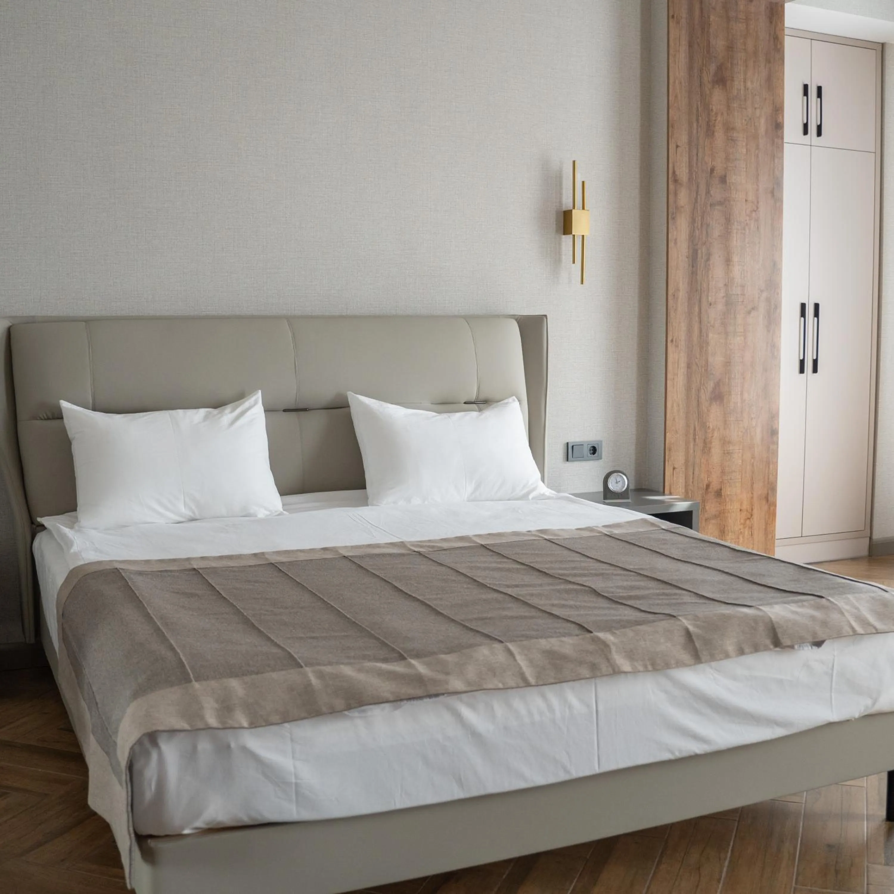 Bedroom, Bed in Five Hotel