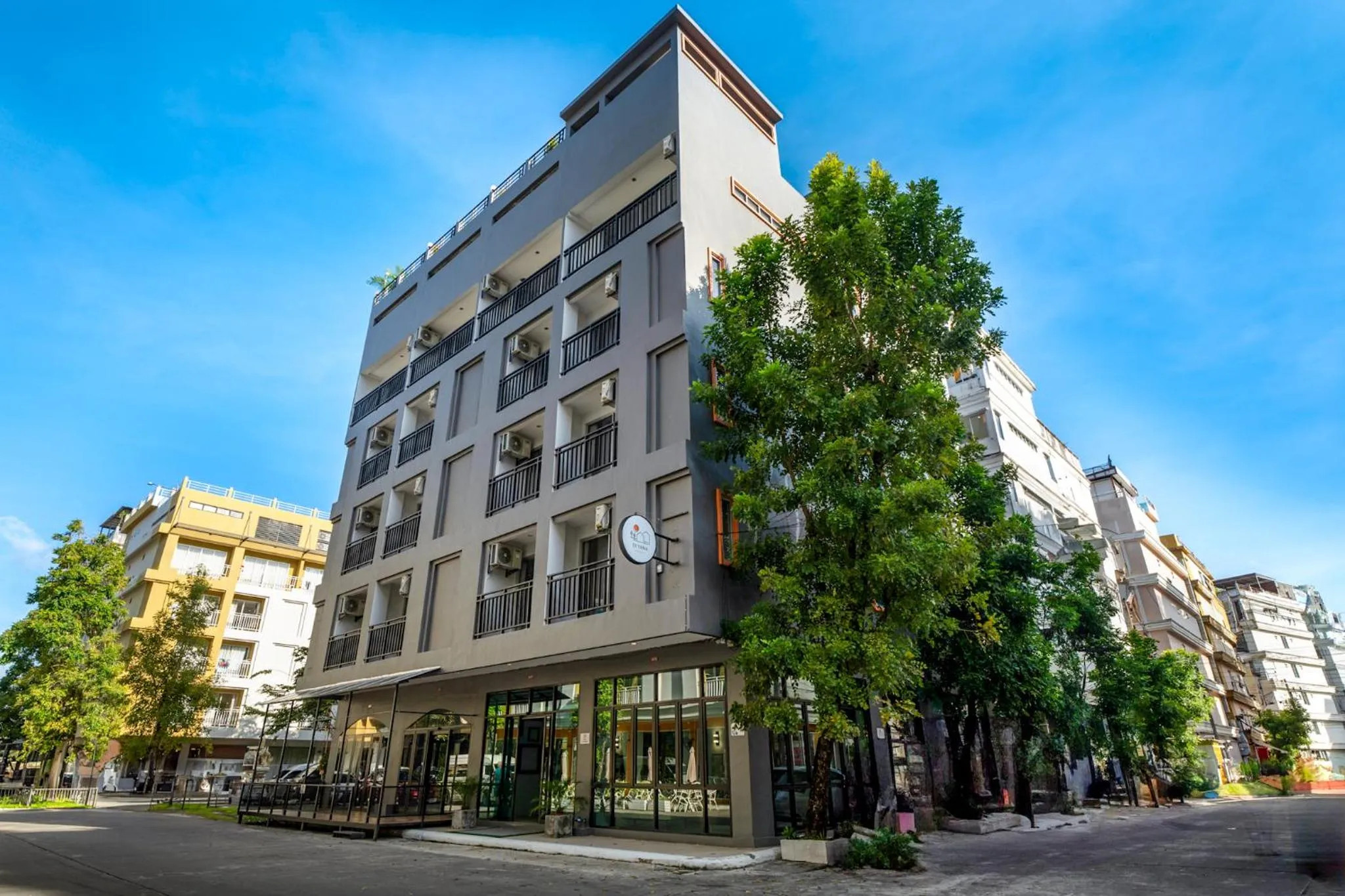 Property building in Di Yana Patong