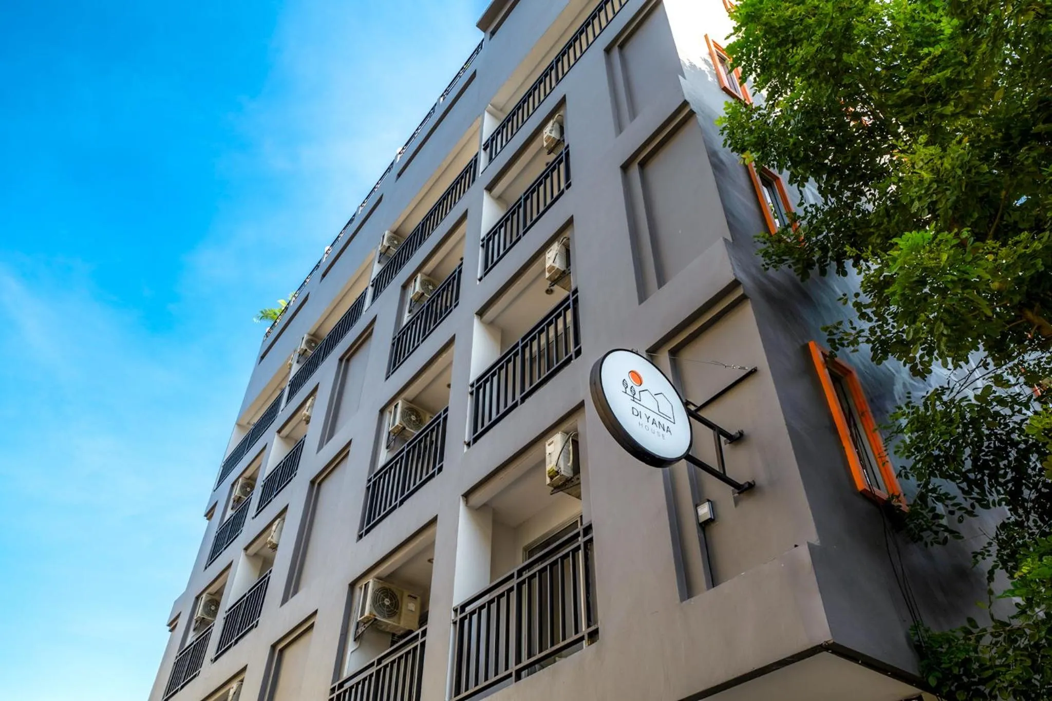 Property building in Di Yana Patong