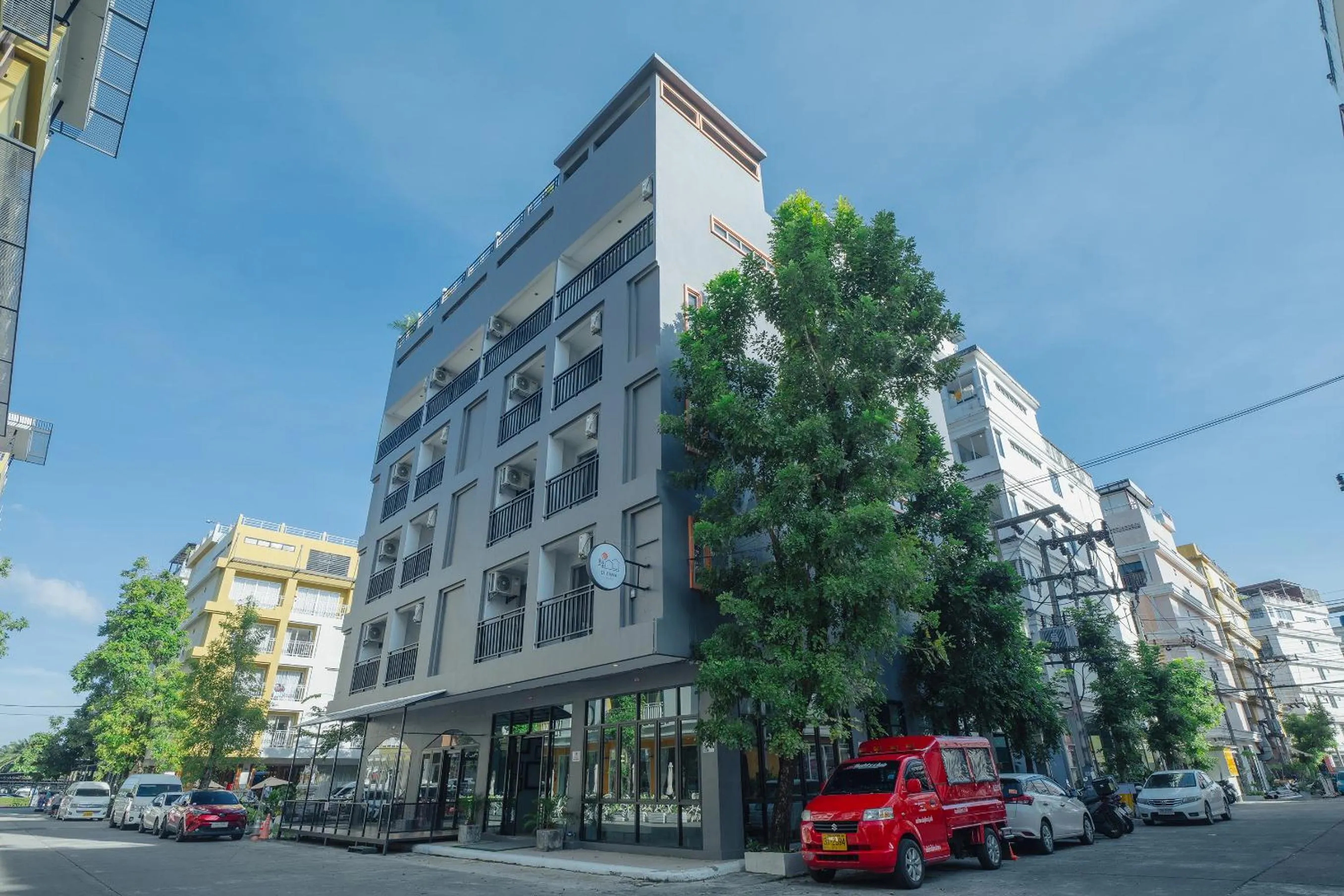 Property building in Di Yana Patong