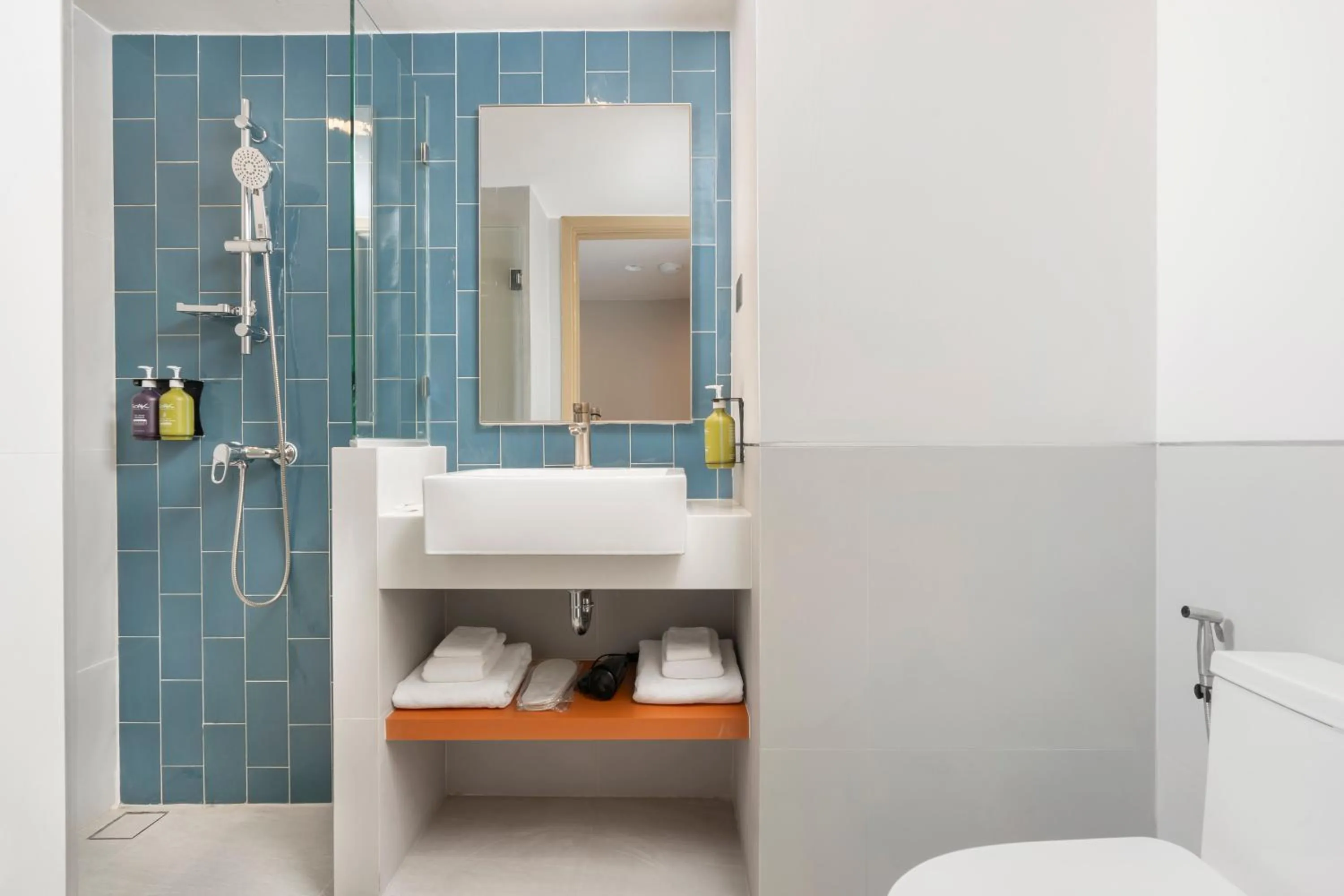 Shower in Holiday Inn Express Rayong