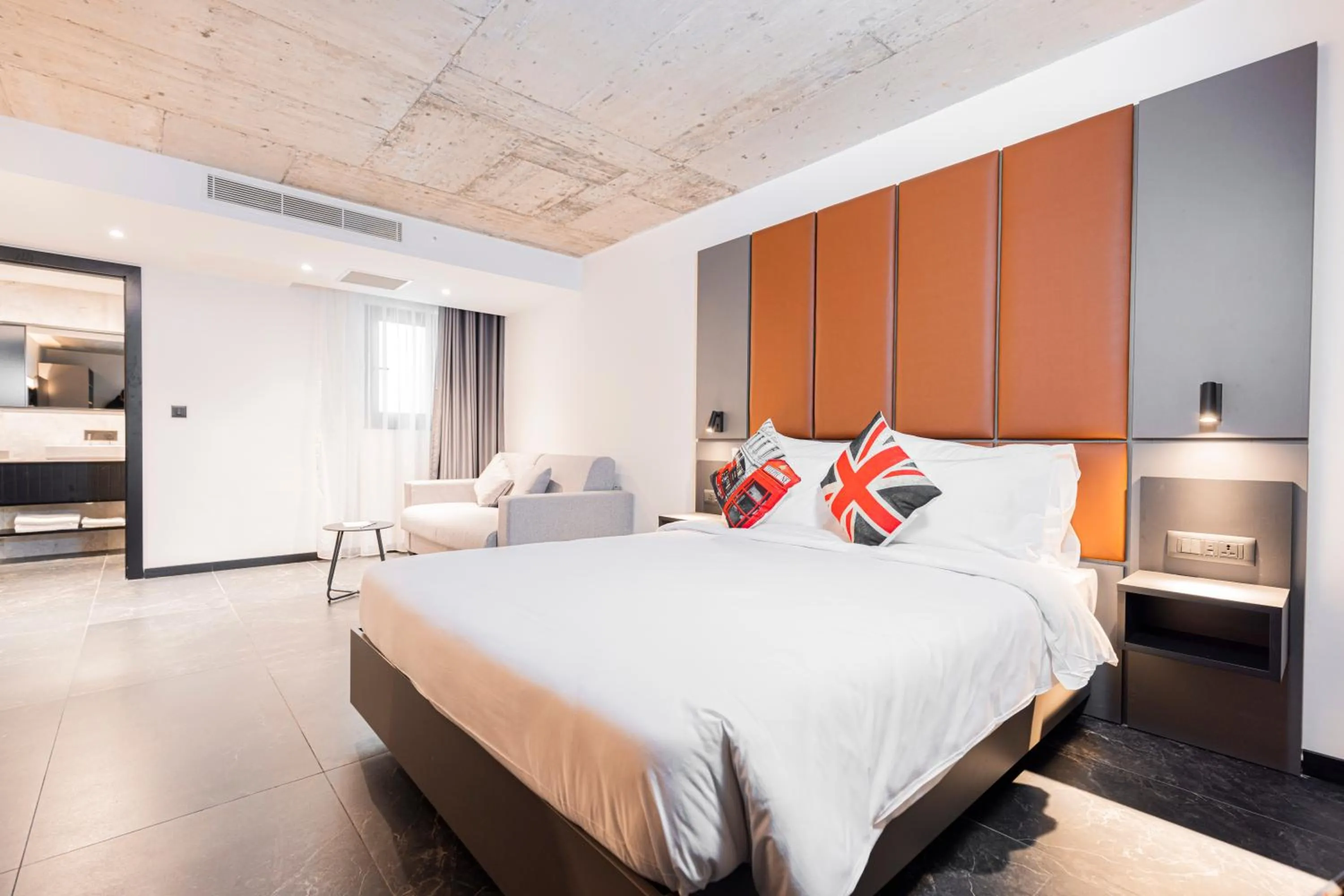 Bedroom, Bed in The Londoner Hotel St. Julian's