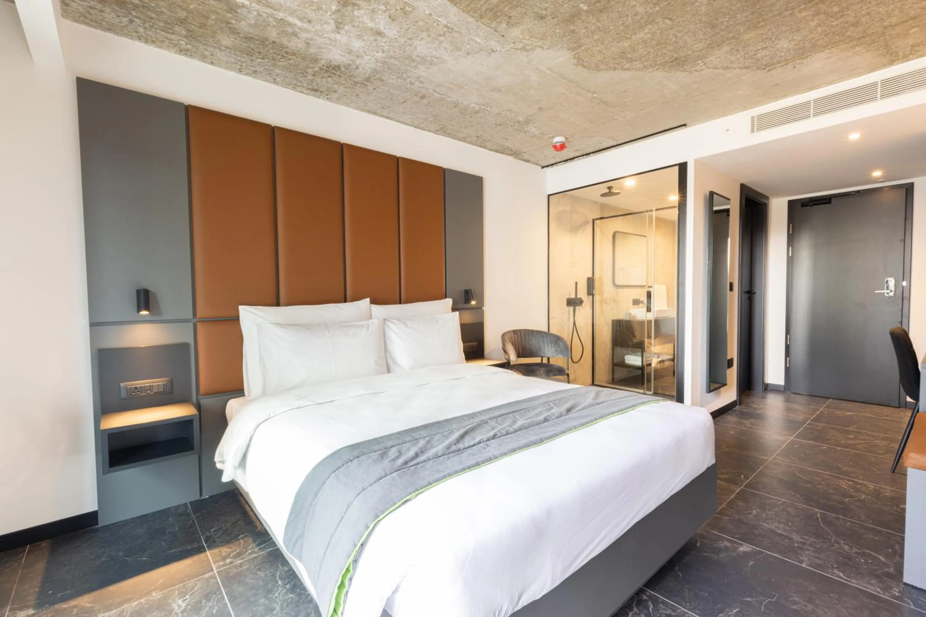 Bedroom, Bed in The Londoner Hotel St. Julian's