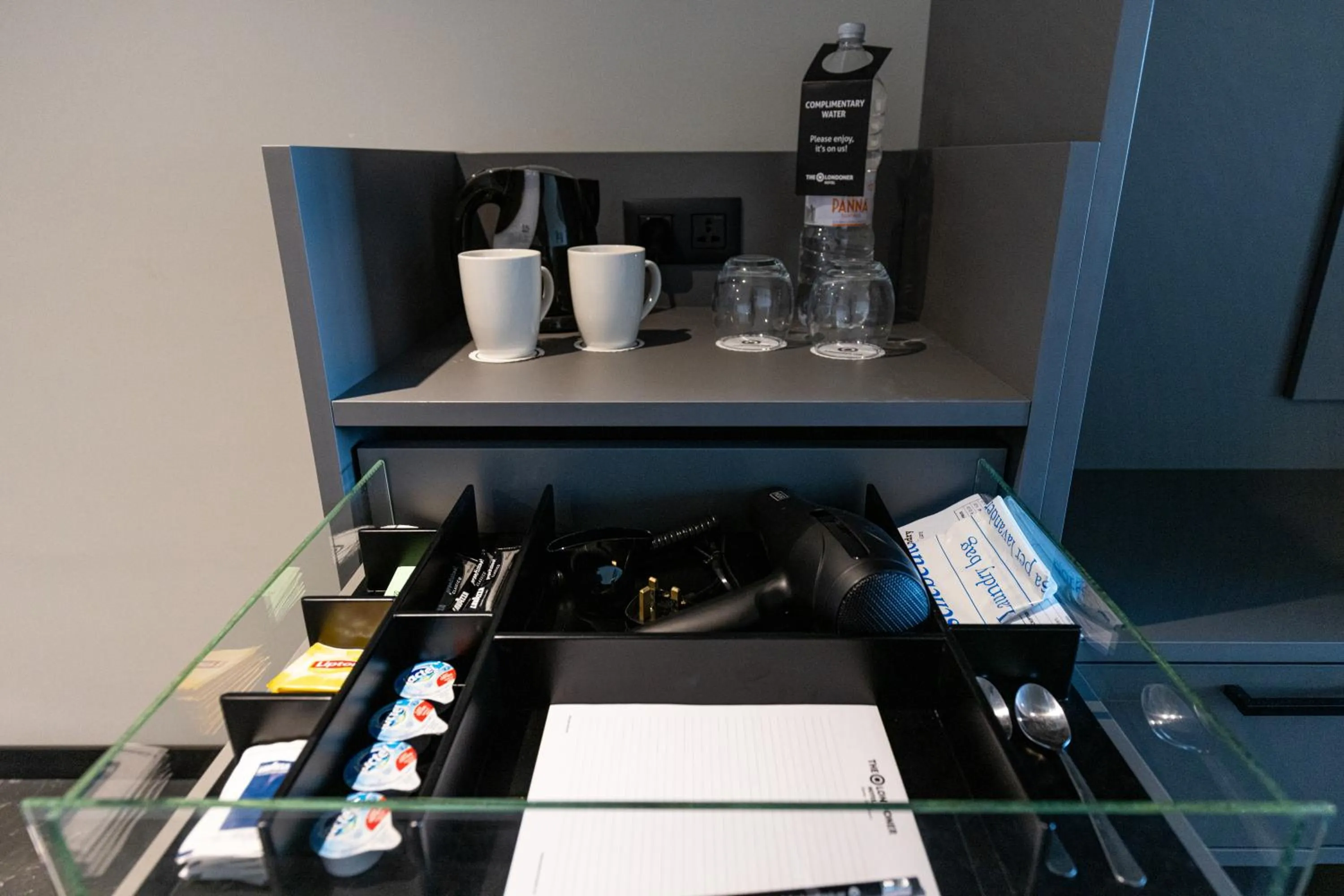 Coffee/tea facilities in The Londoner Hotel St. Julian's