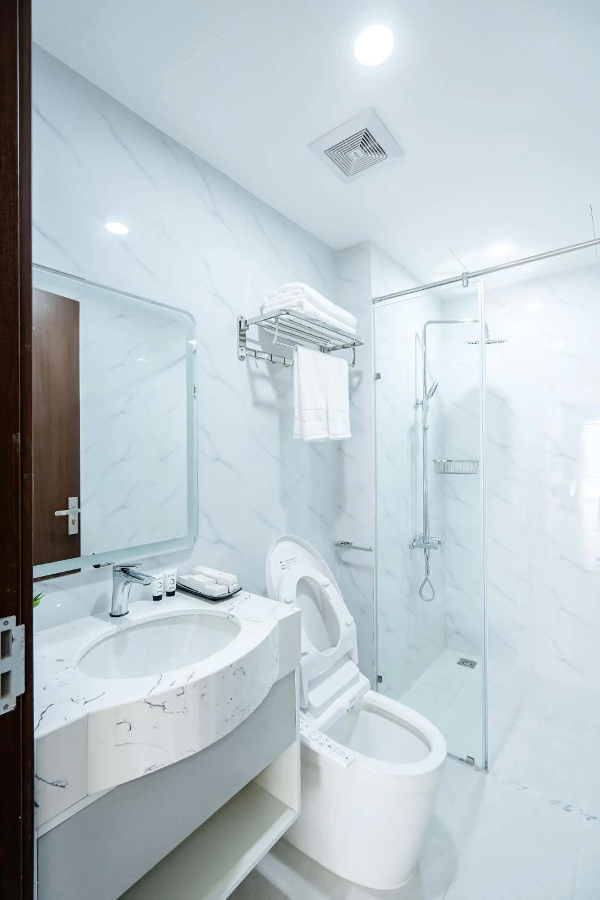 Bathroom in FLESTA Núi Trúc