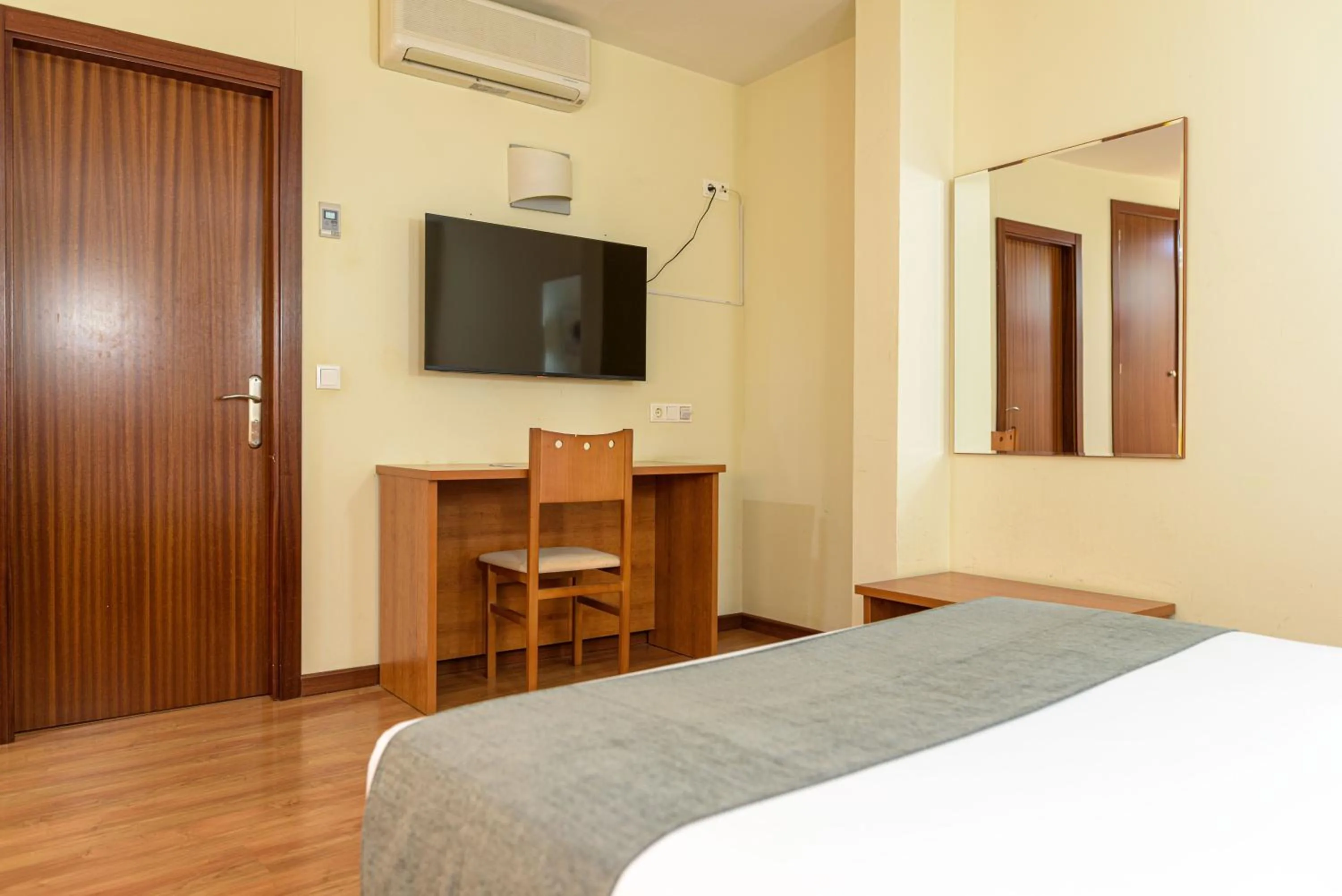 Bedroom, Bed in Alda Plaza Mayor Toro