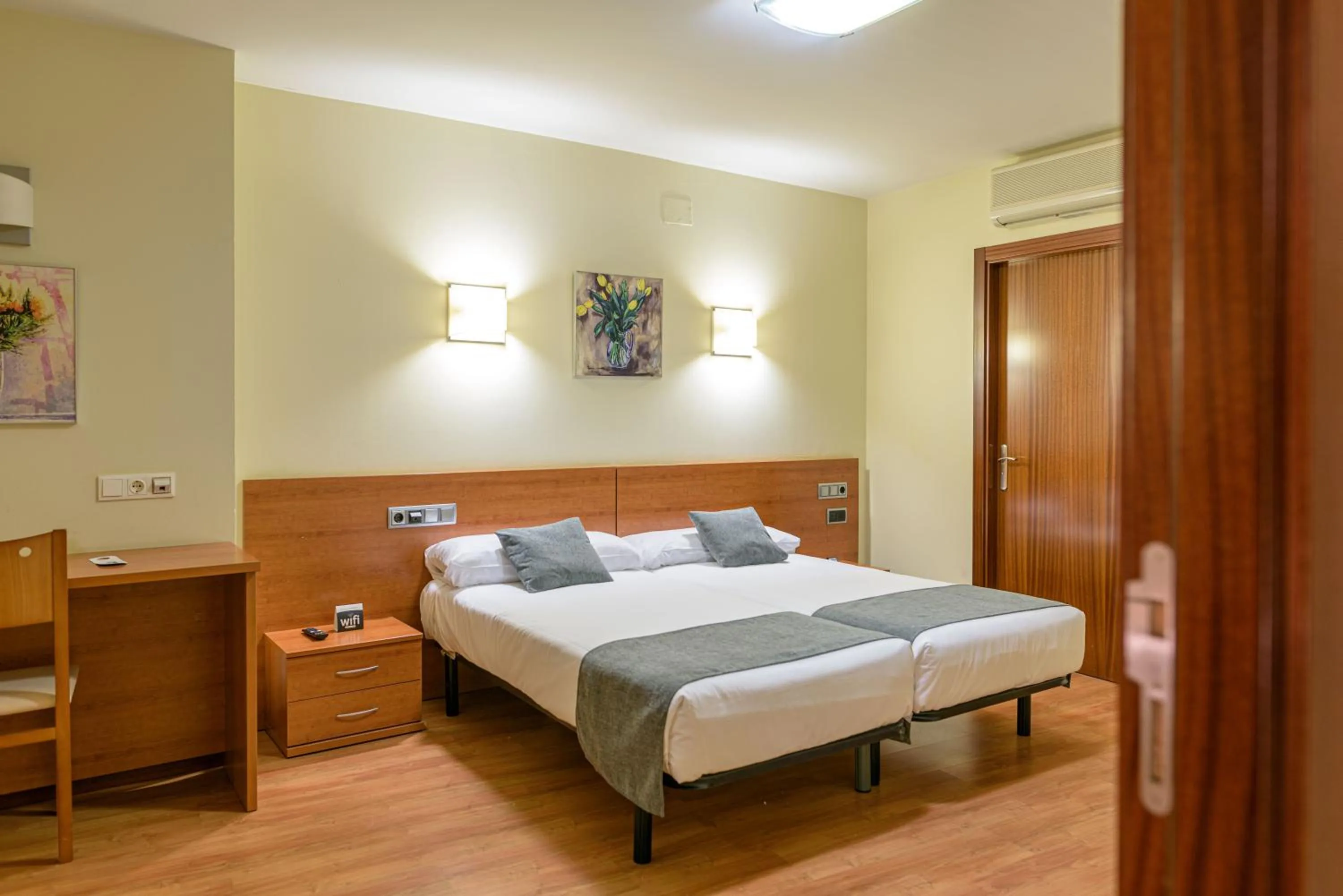 Bed in Alda Plaza Mayor Toro