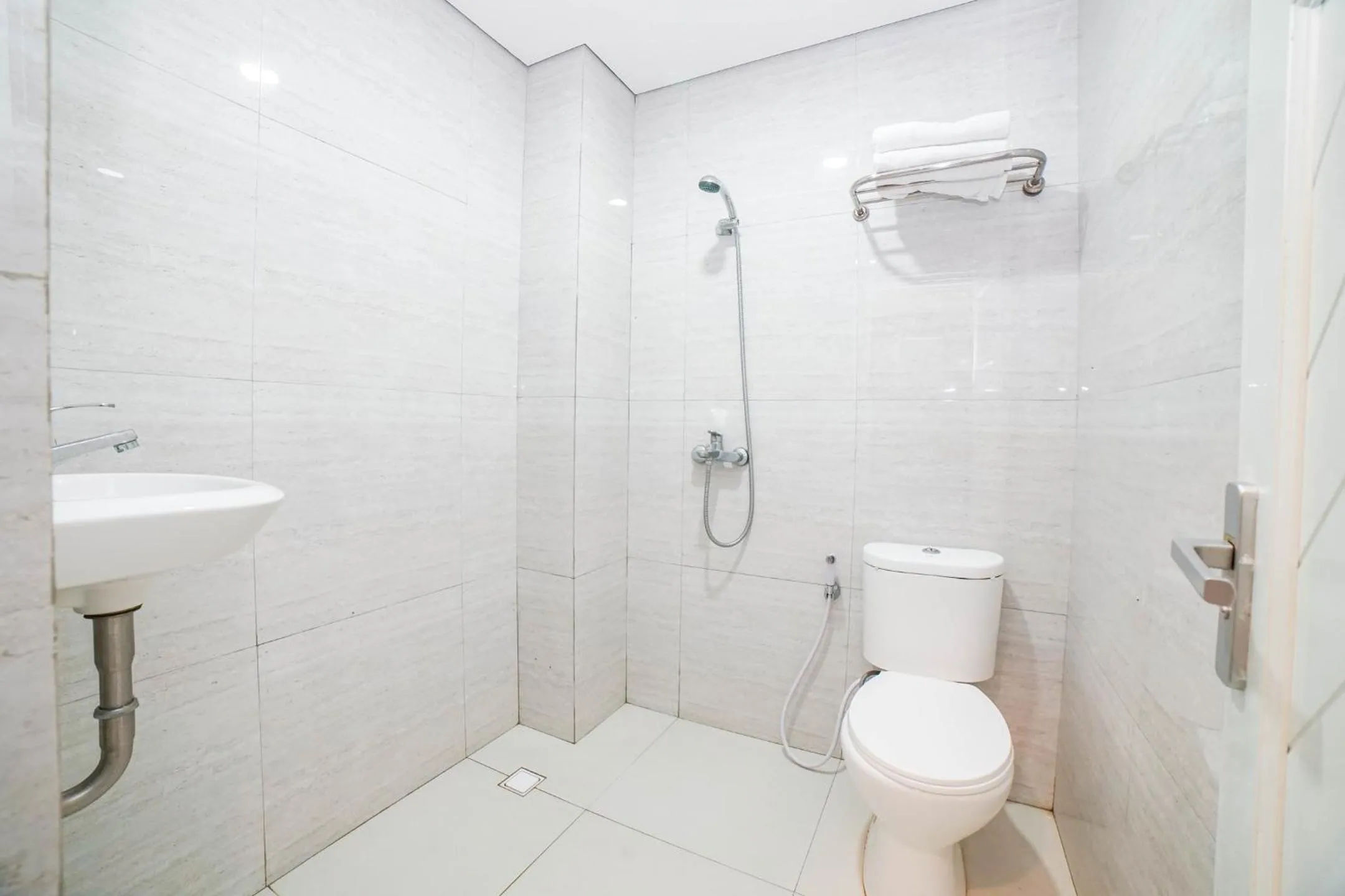 Bathroom in Hotel Kalisma by Alia