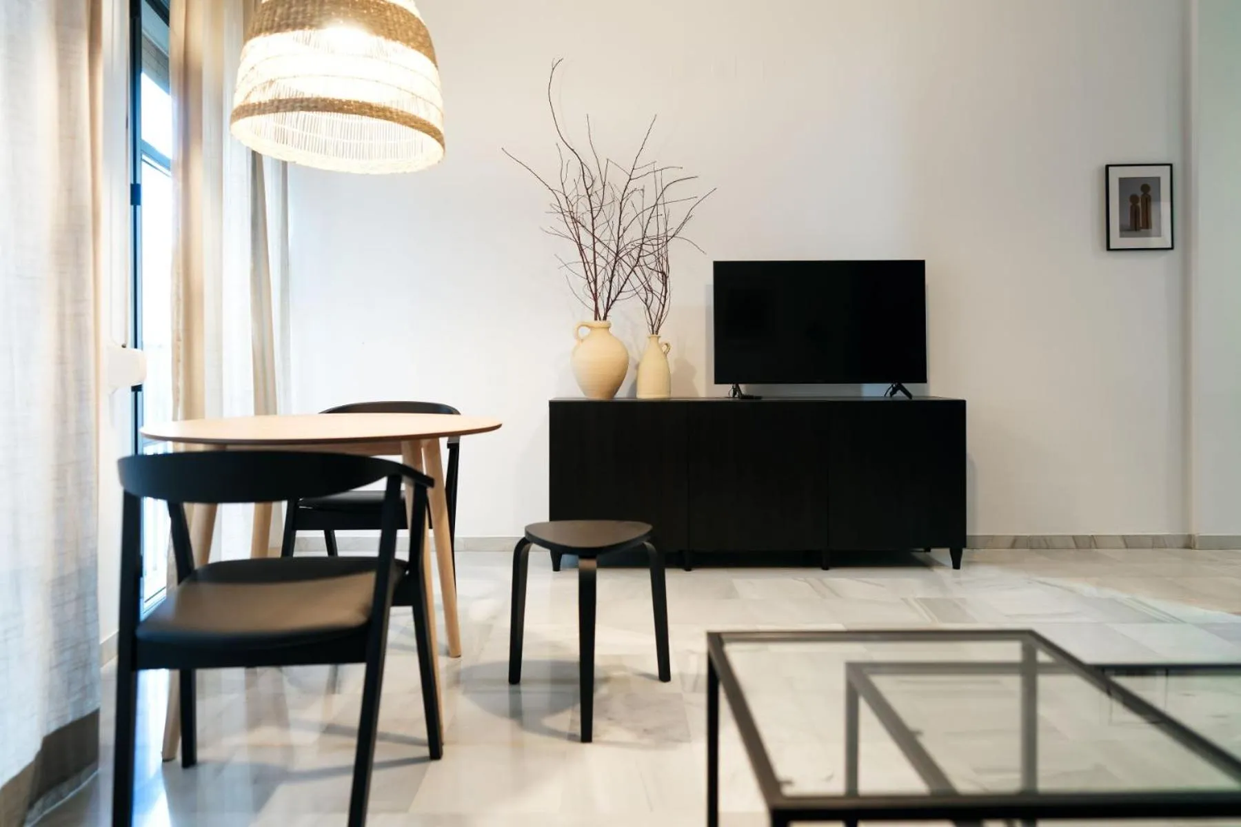 TV and multimedia in Reyes Católicos Suite Apartment