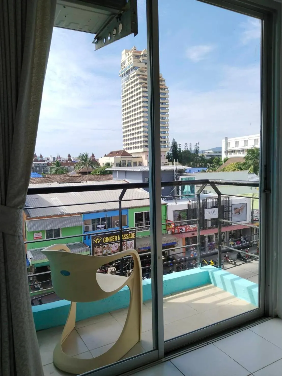 Day in Urban Patong Residence