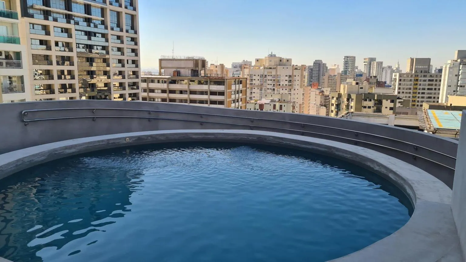 Swimming pool in VN Frei Caneca