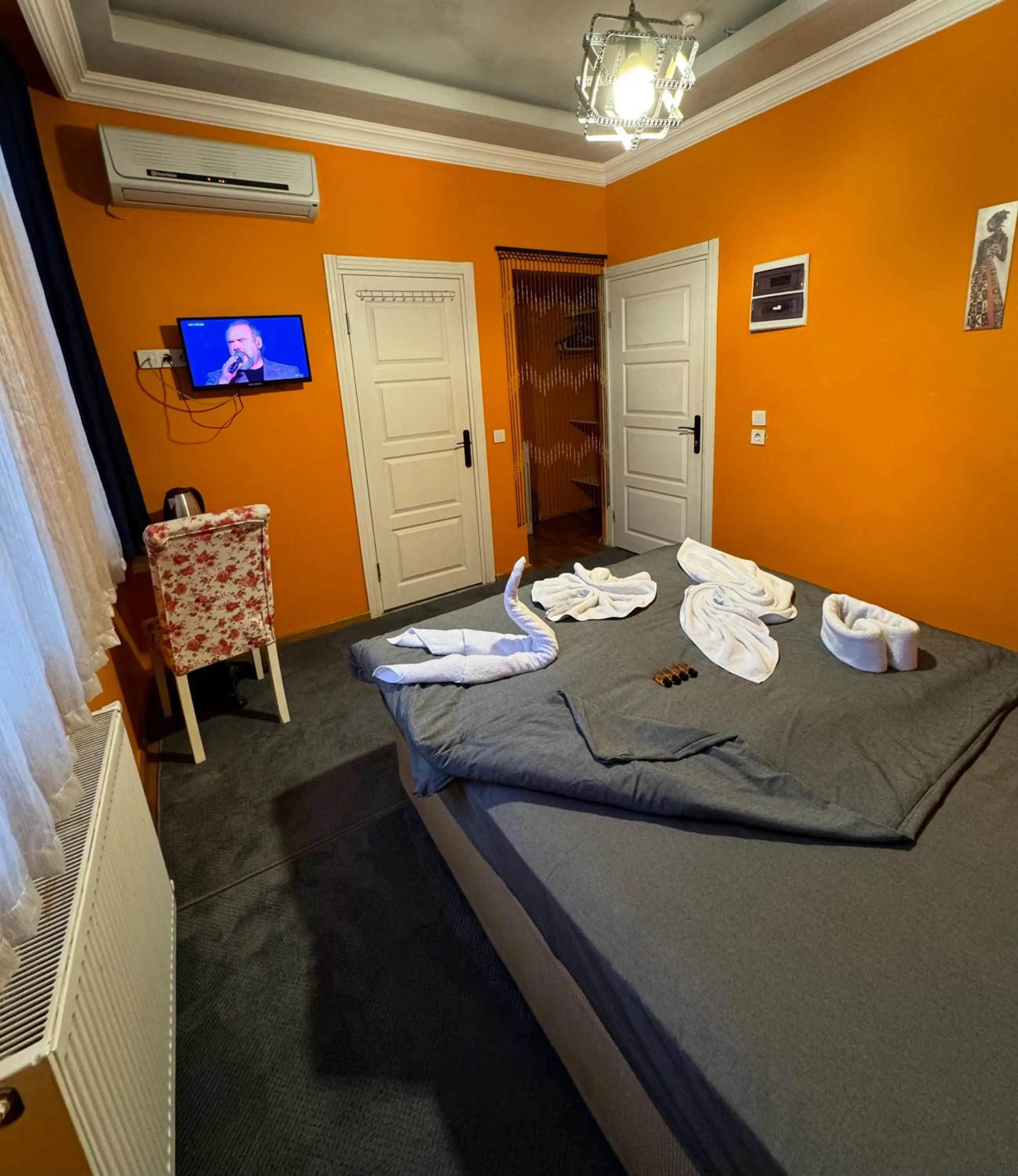 TV and multimedia, Bed in Taksim Pandora hotel