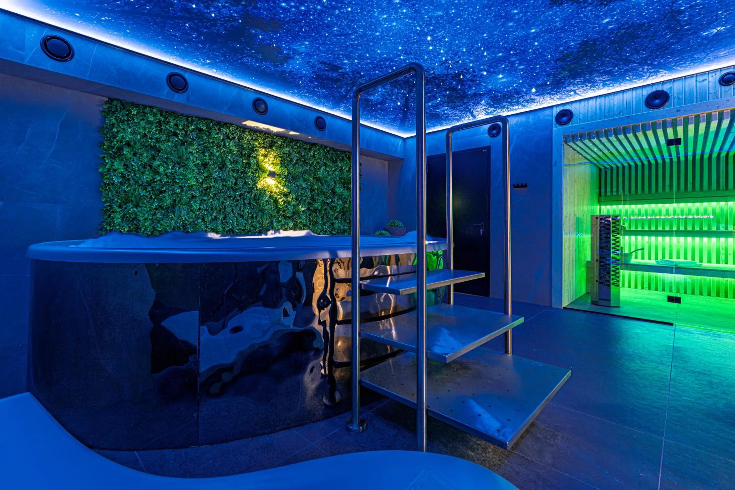 Hot Tub in Aparthotel Zakopiański & SPA