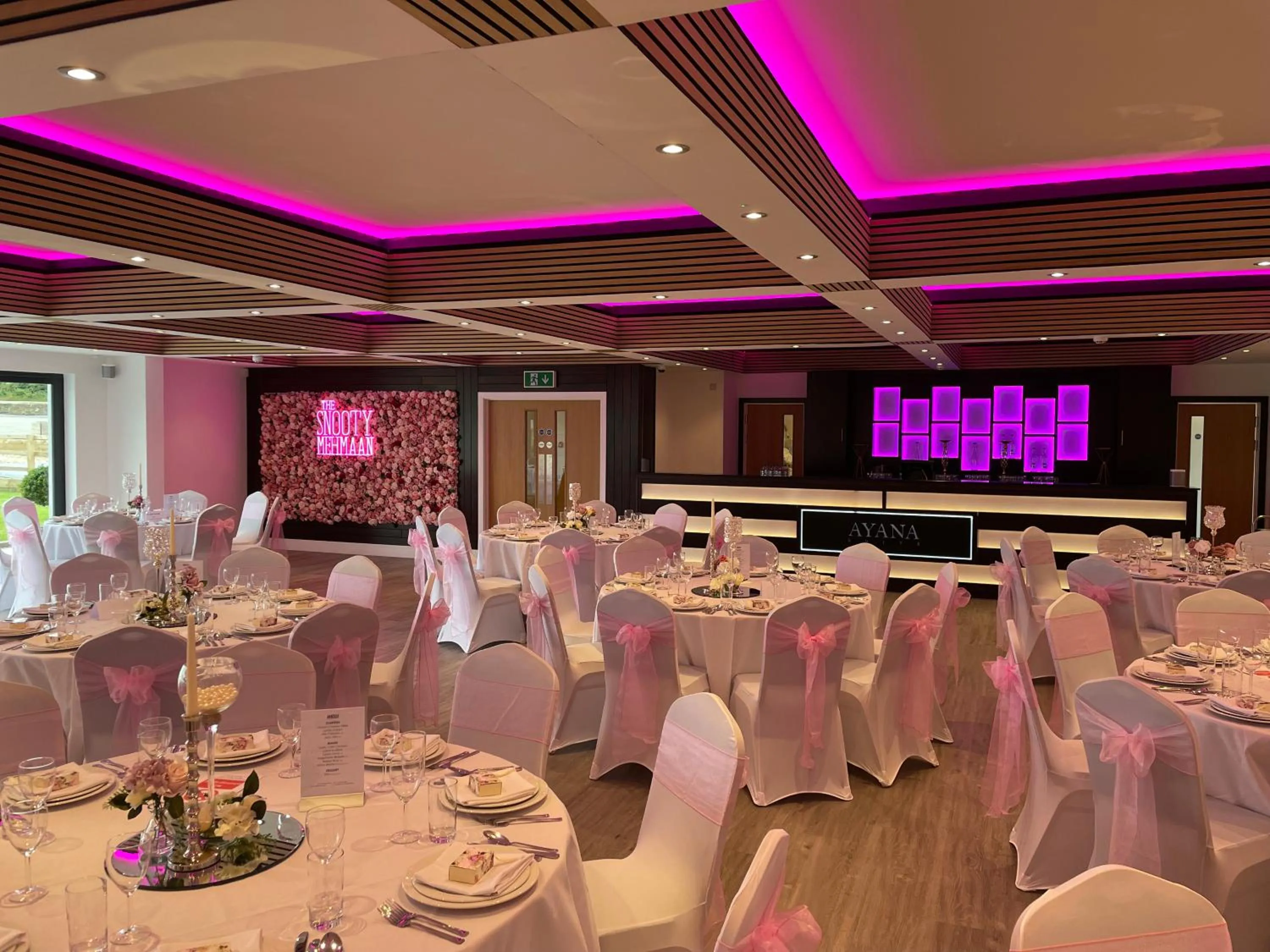 Restaurant/places to eat in The Boutique Hotel