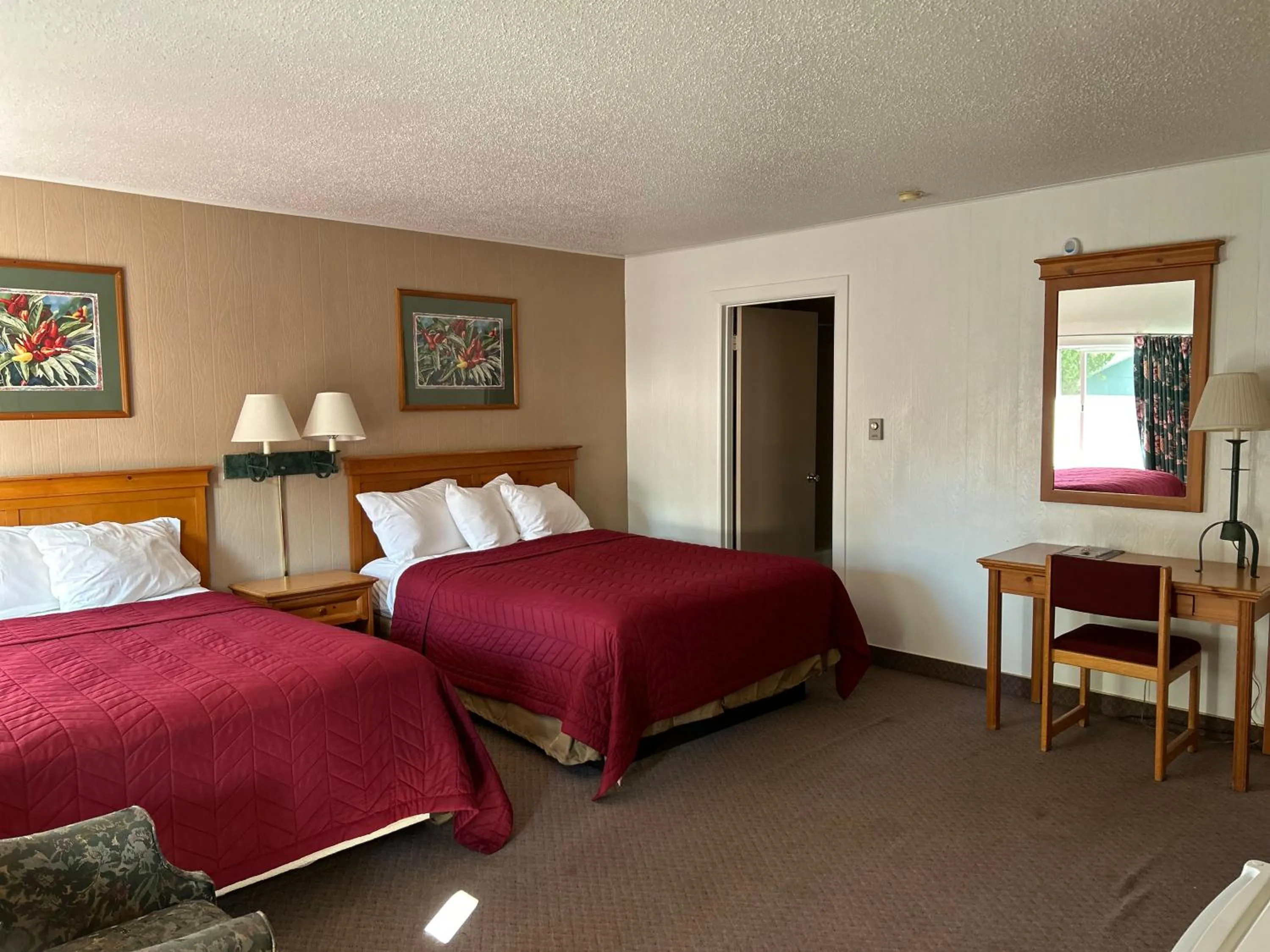 Redwood Arms Motel