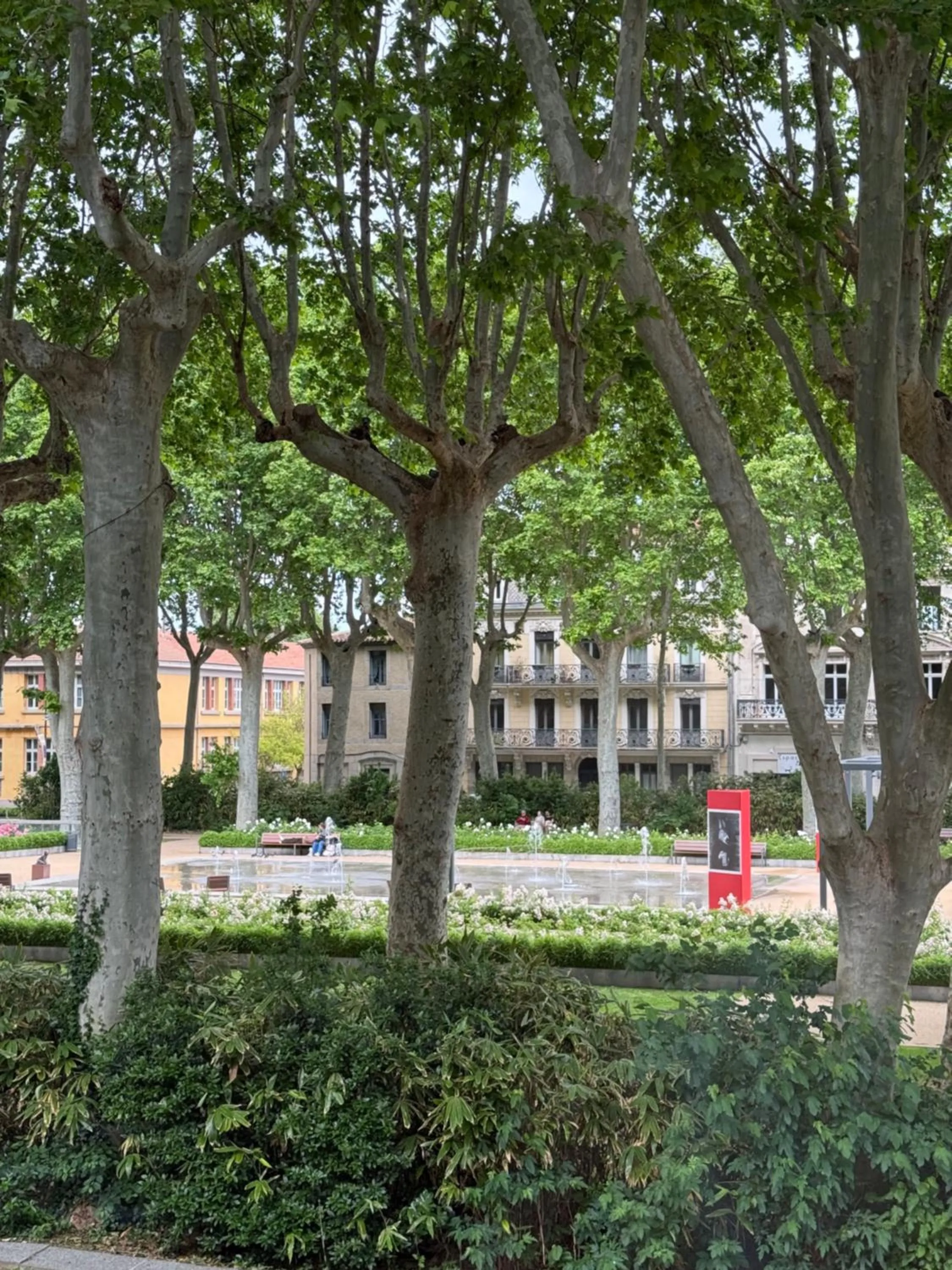 Facade/entrance in Le carré Gambetta