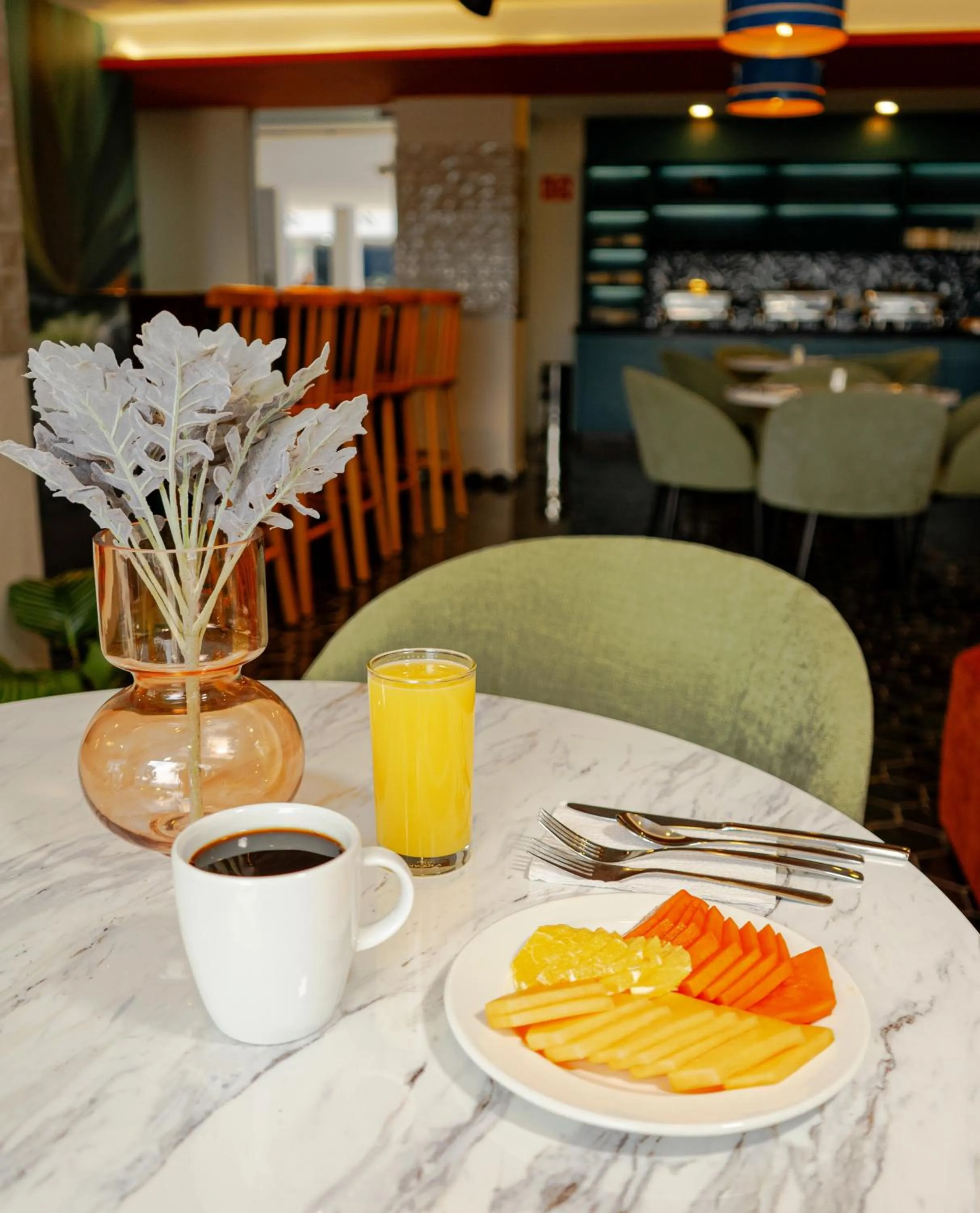 Breakfast in Vista Express Guadalajara Expo SureStay Collection by BW