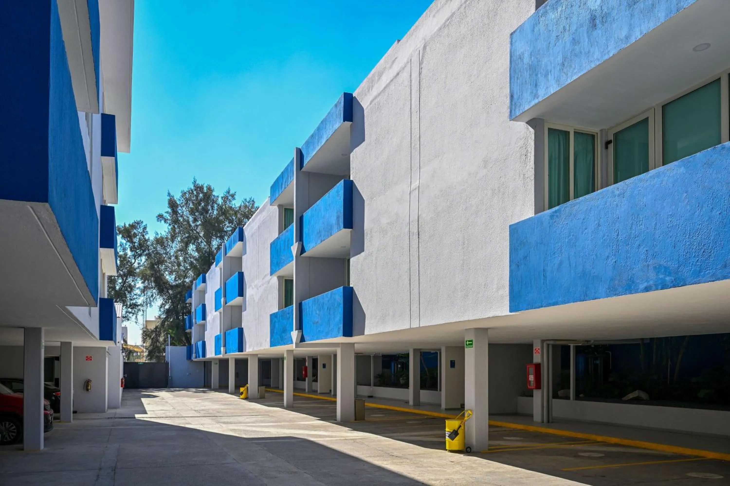 Property building in Vista Express Guadalajara Expo SureStay Collection by BW