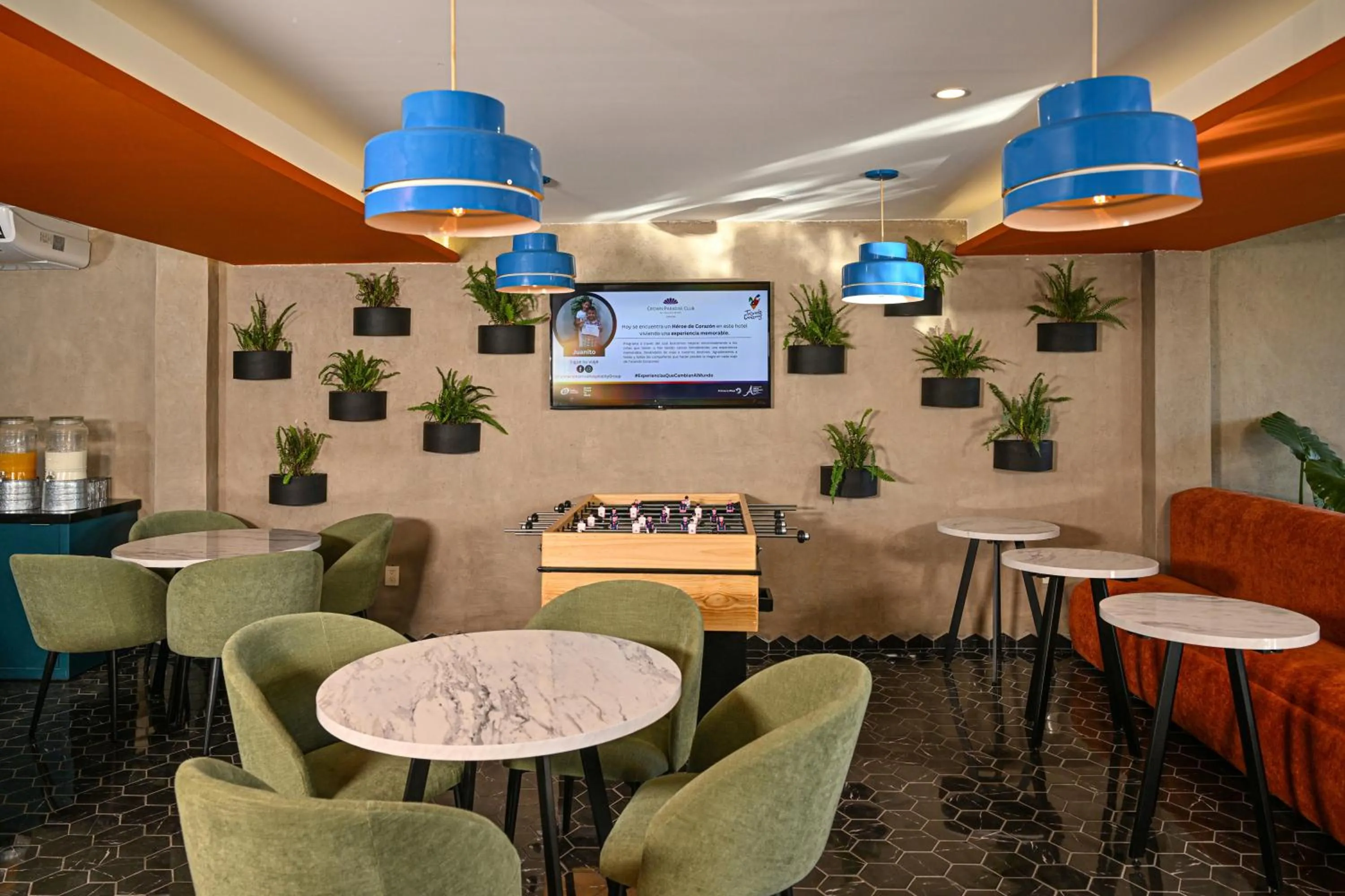 Seating area in Vista Express Guadalajara Expo SureStay Collection by BW