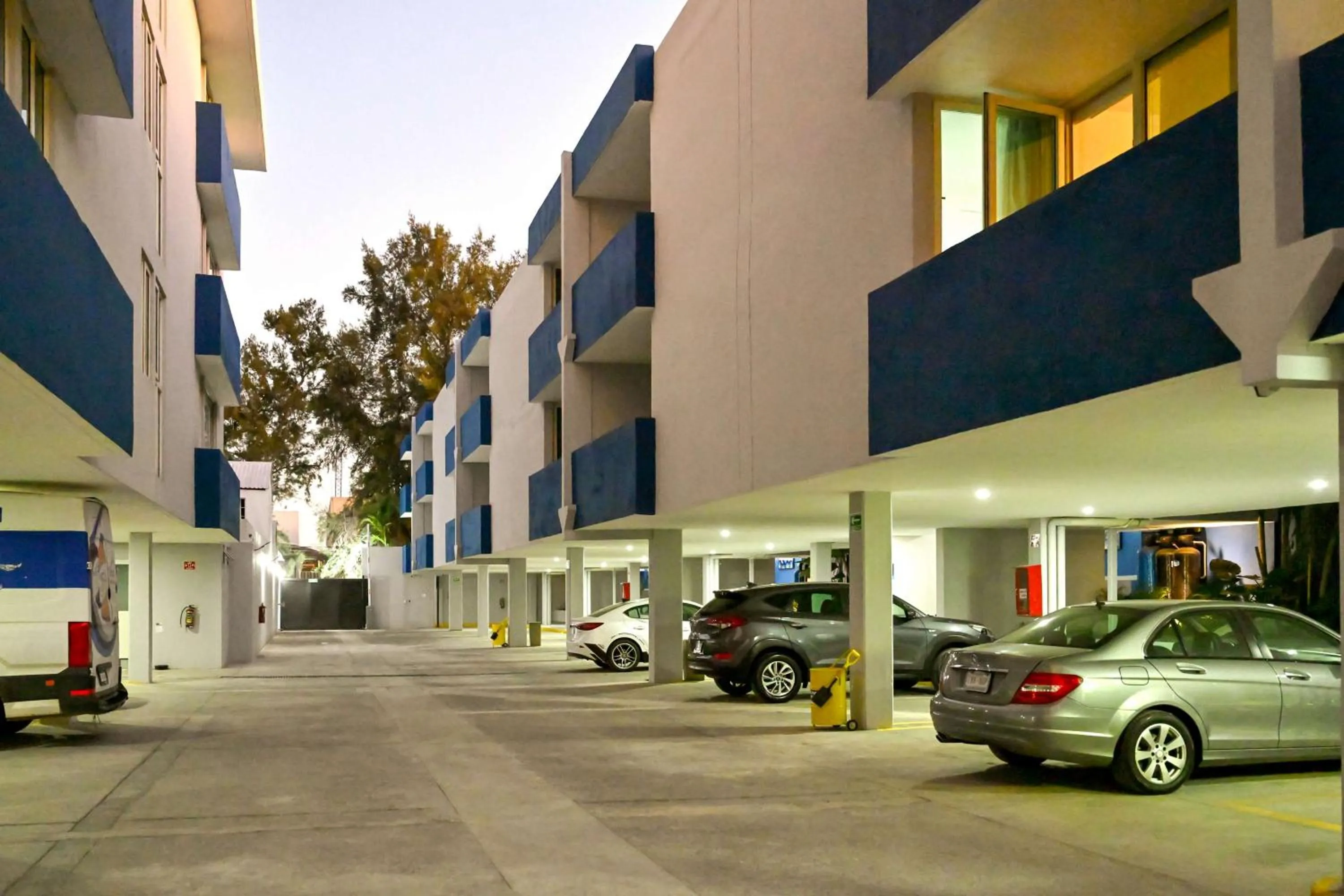 Property building in Vista Express Guadalajara Expo SureStay Collection by BW