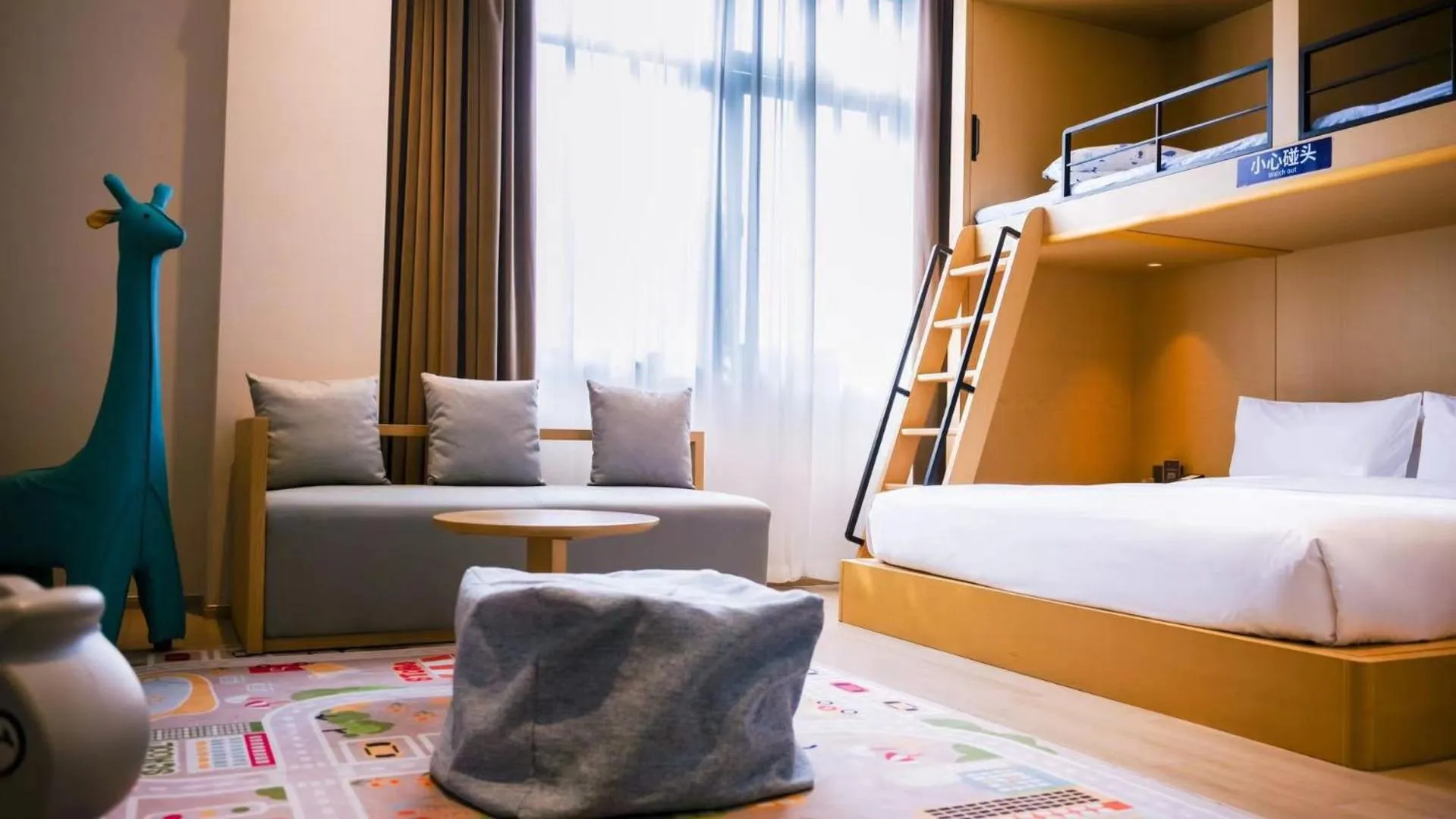 Hyakumangoku Onsen Hotel