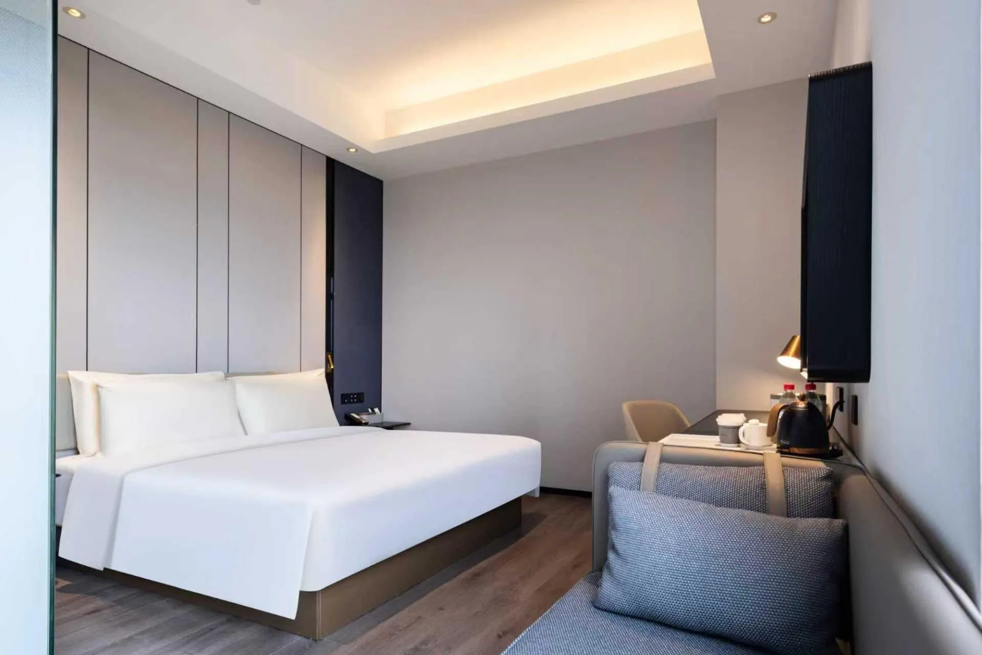 Bed in Atour X Hotel Shanghai Shuguang Wusong Cruise Terminal