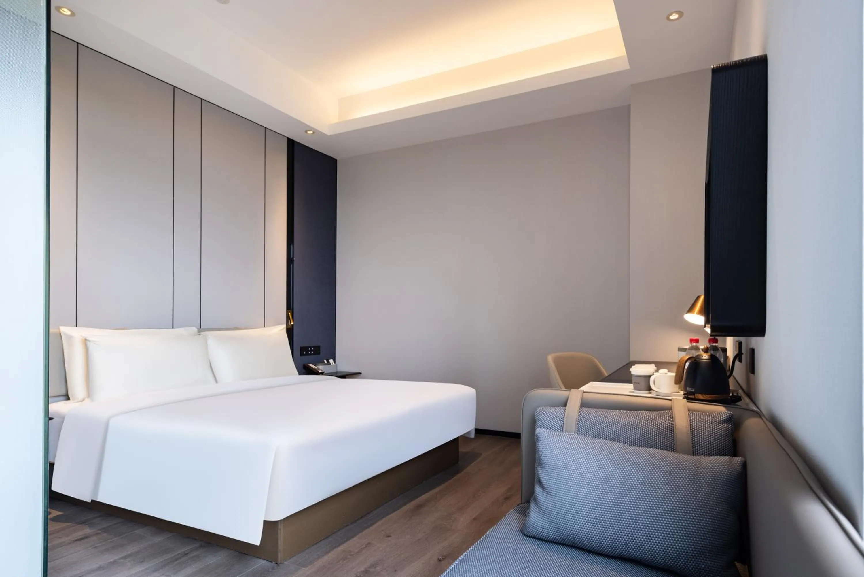 Bed in Atour X Hotel Shanghai Shuguang Wusong Cruise Terminal