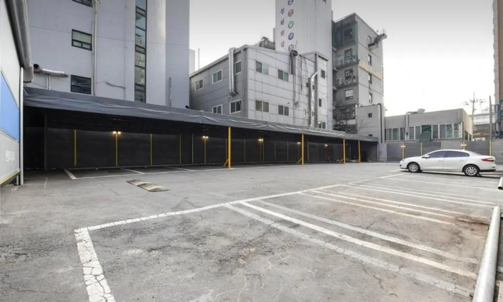 Parking in Beyond Hotel