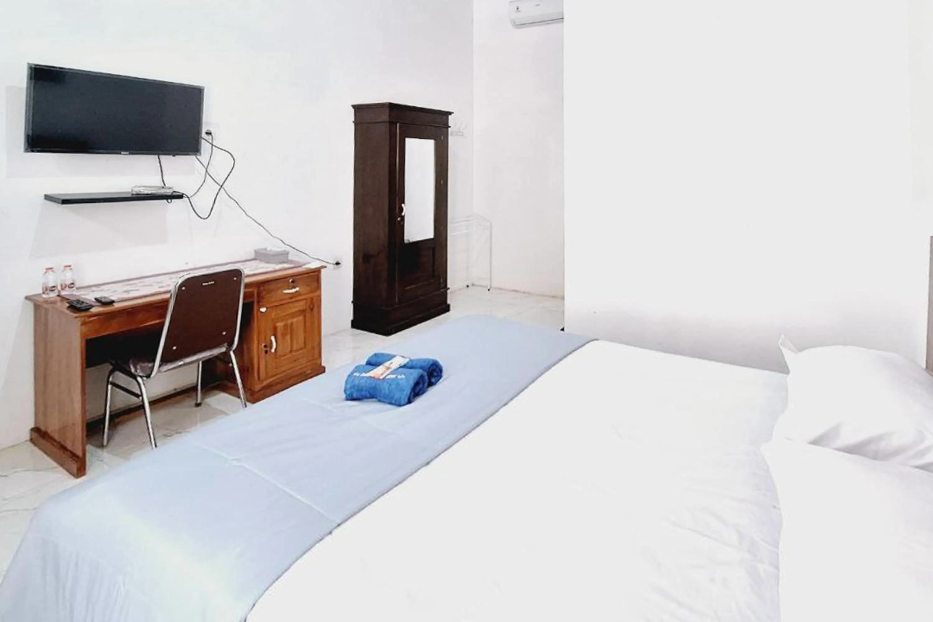 Bedroom, Bed in Ayani Guest House RedPartner