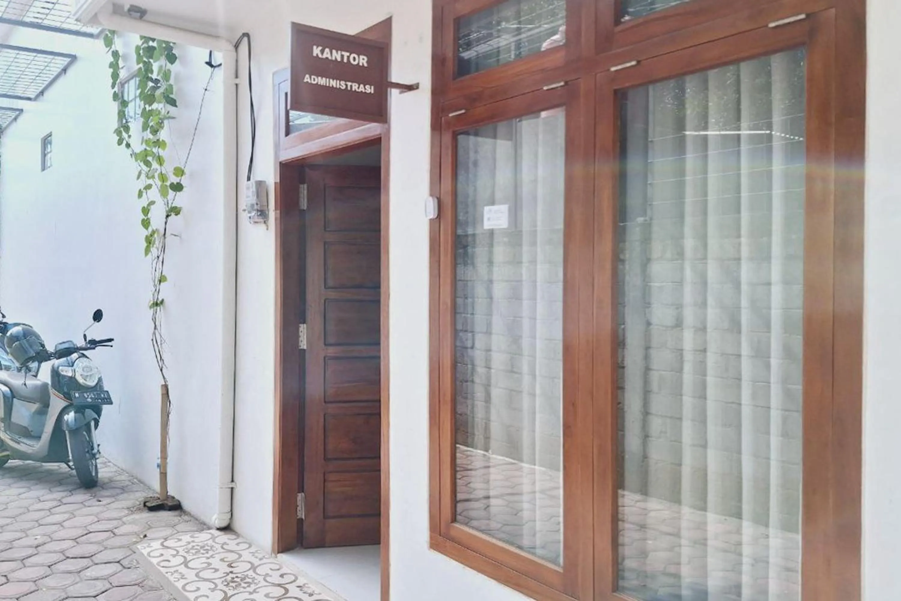 Lobby or reception in Ayani Guest House RedPartner