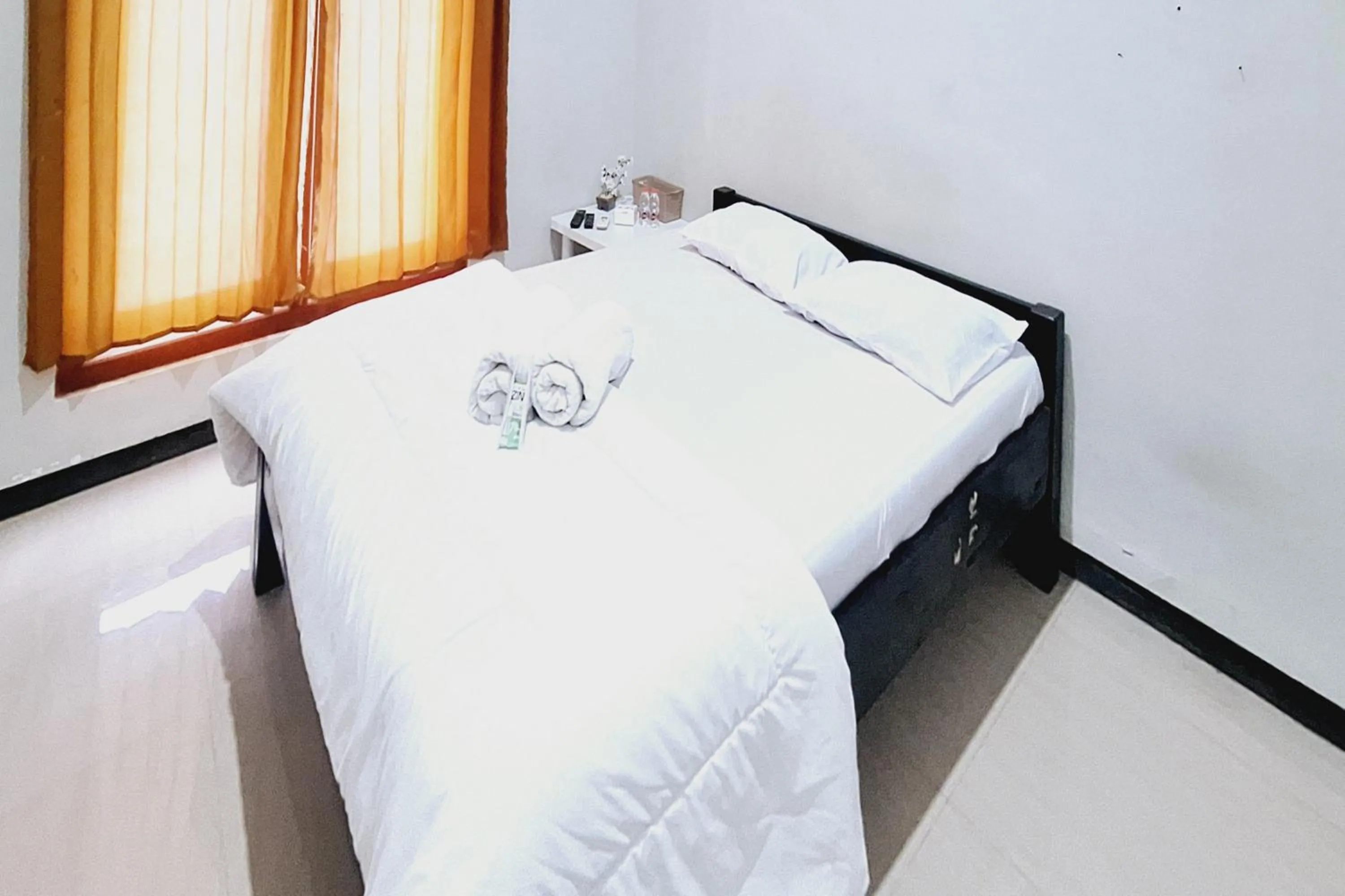 Bedroom, Bed in HKP Homestay RedPartner Blitar