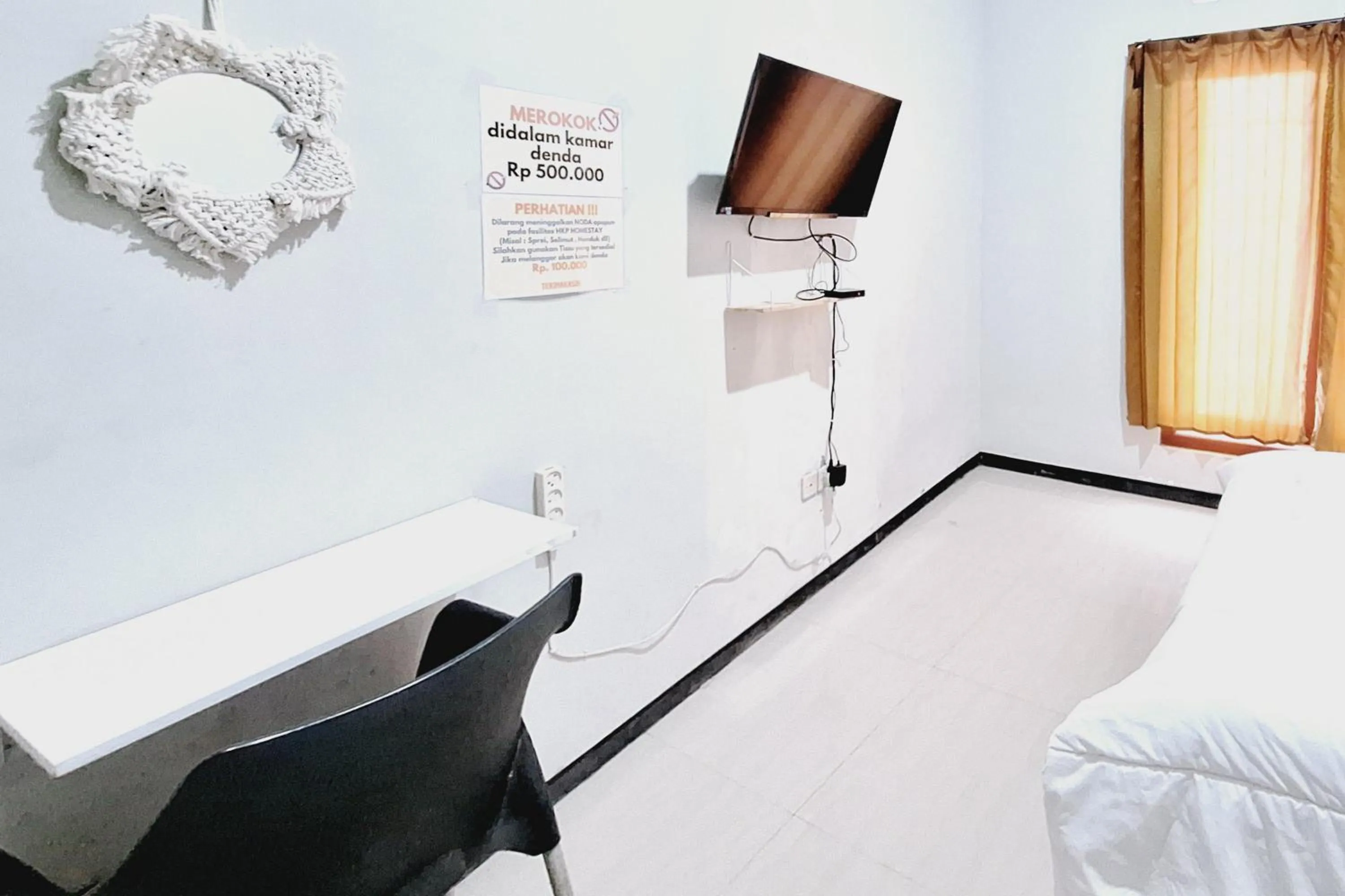 Bedroom, Bed in HKP Homestay RedPartner Blitar