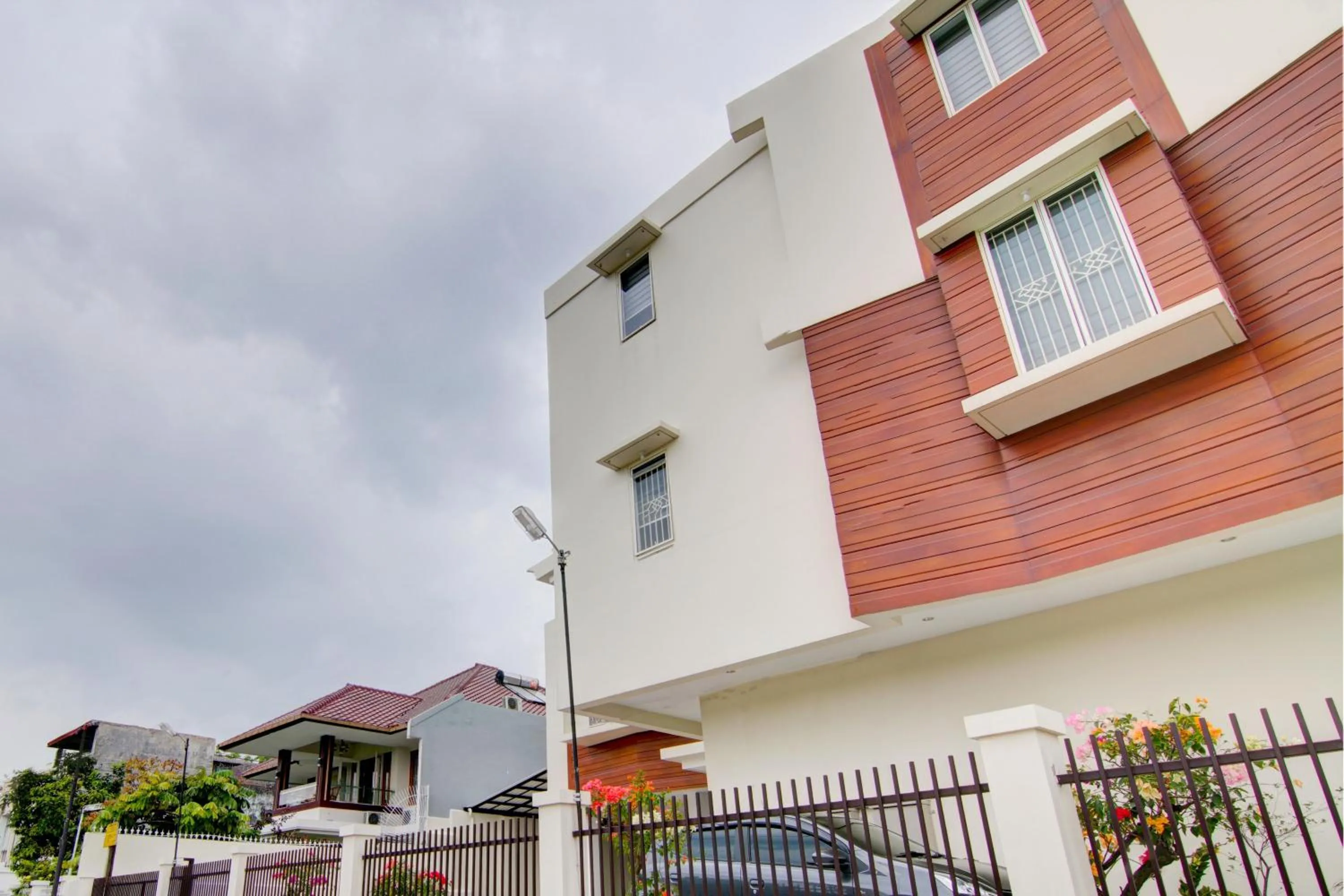 Facade/entrance in Hotel O Sartika Gh Syariah