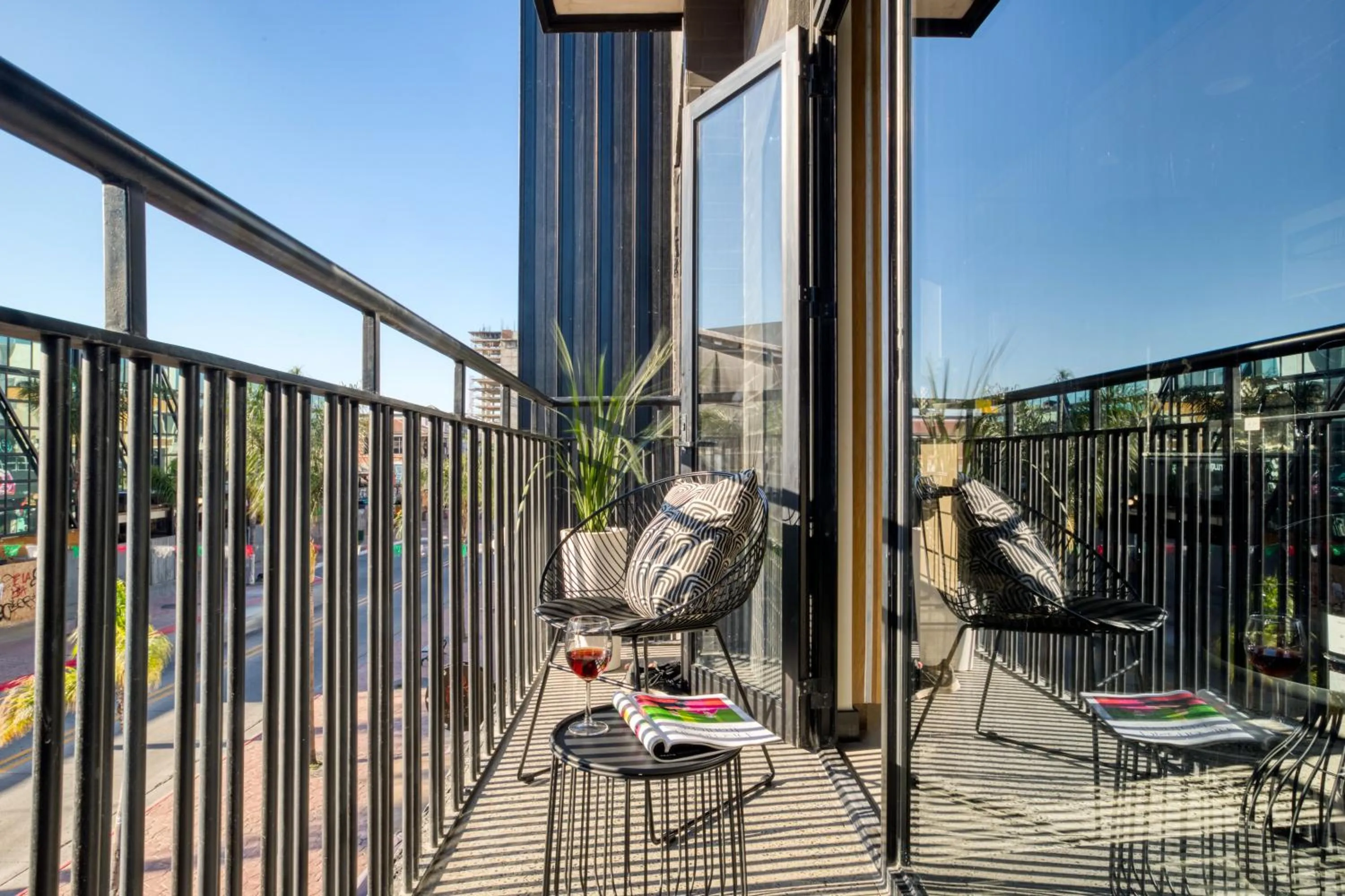 Balcony/Terrace in Downtown Designer Apartments by ULIV