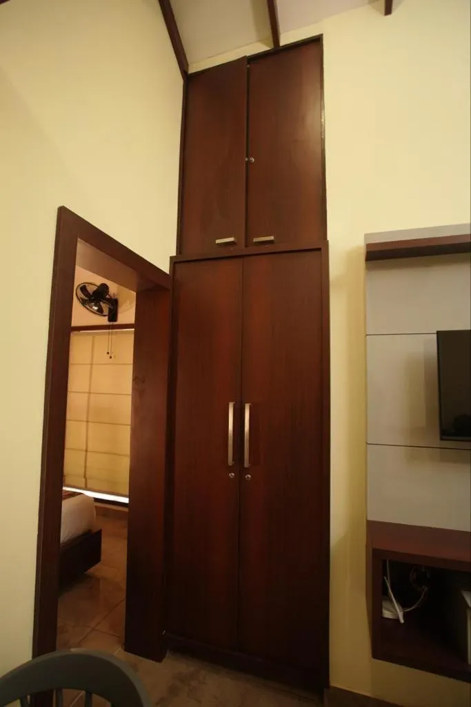 wardrobe in Pabis luxurious stay