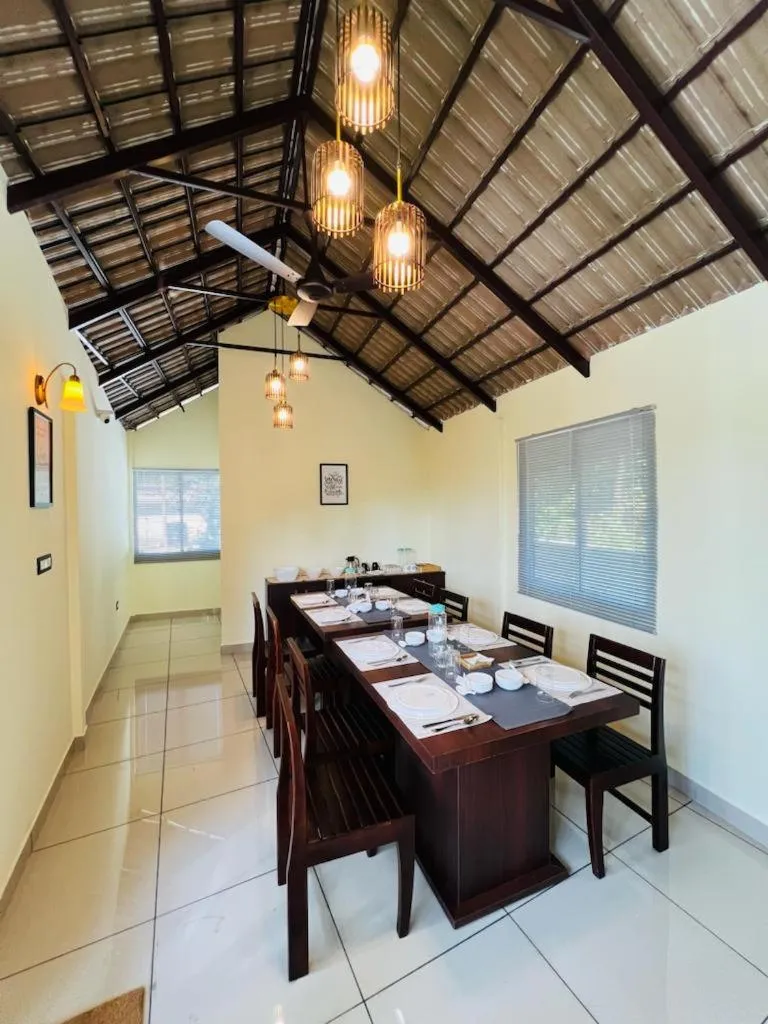 Restaurant/places to eat in Pabis luxurious stay