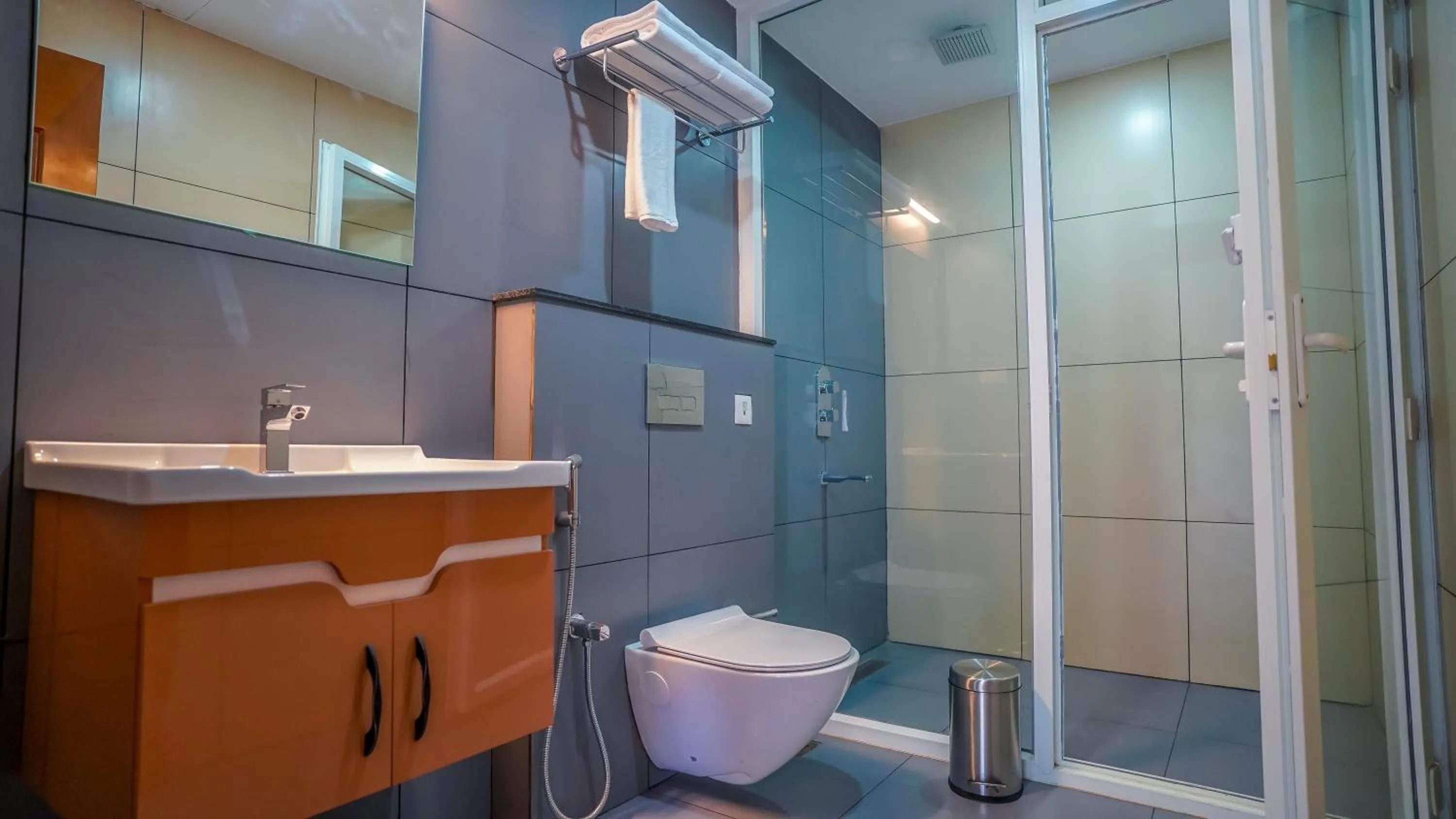 Shower in Winter Note Resorts