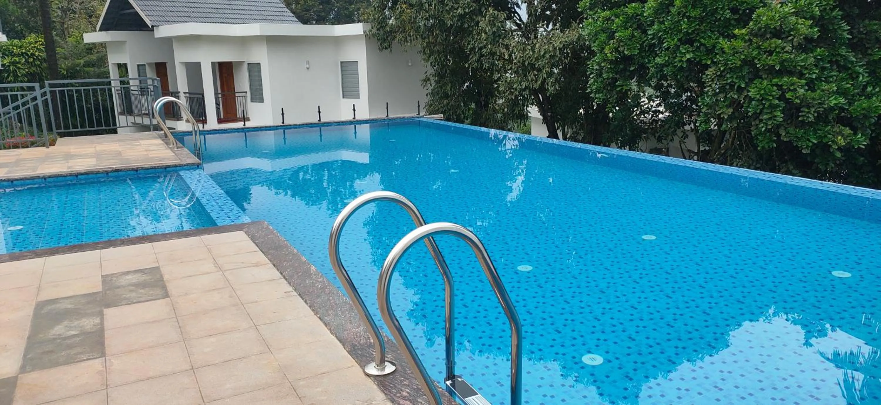 Property building in Winter Note Resorts