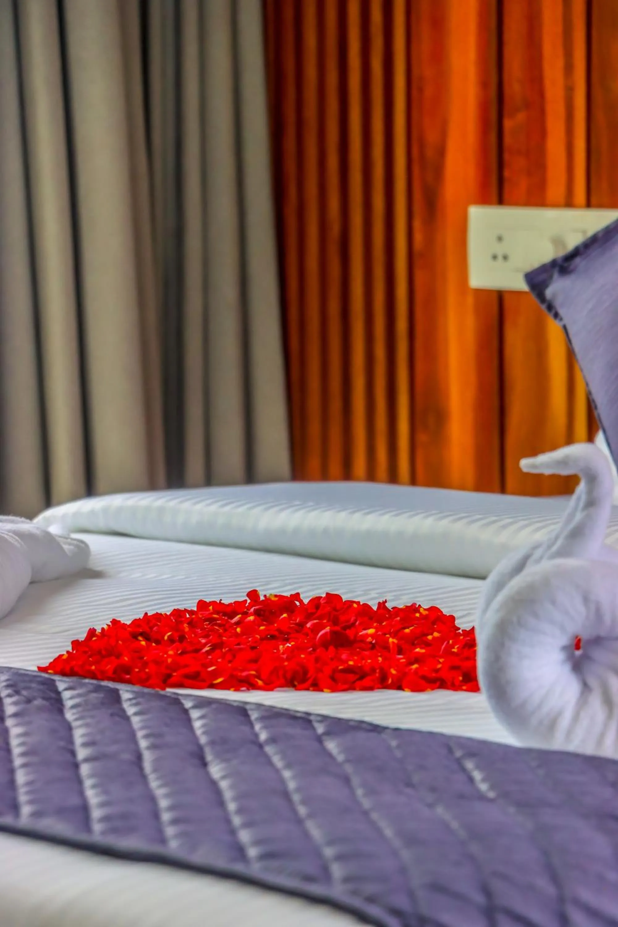 Bed in Winter Note Resorts