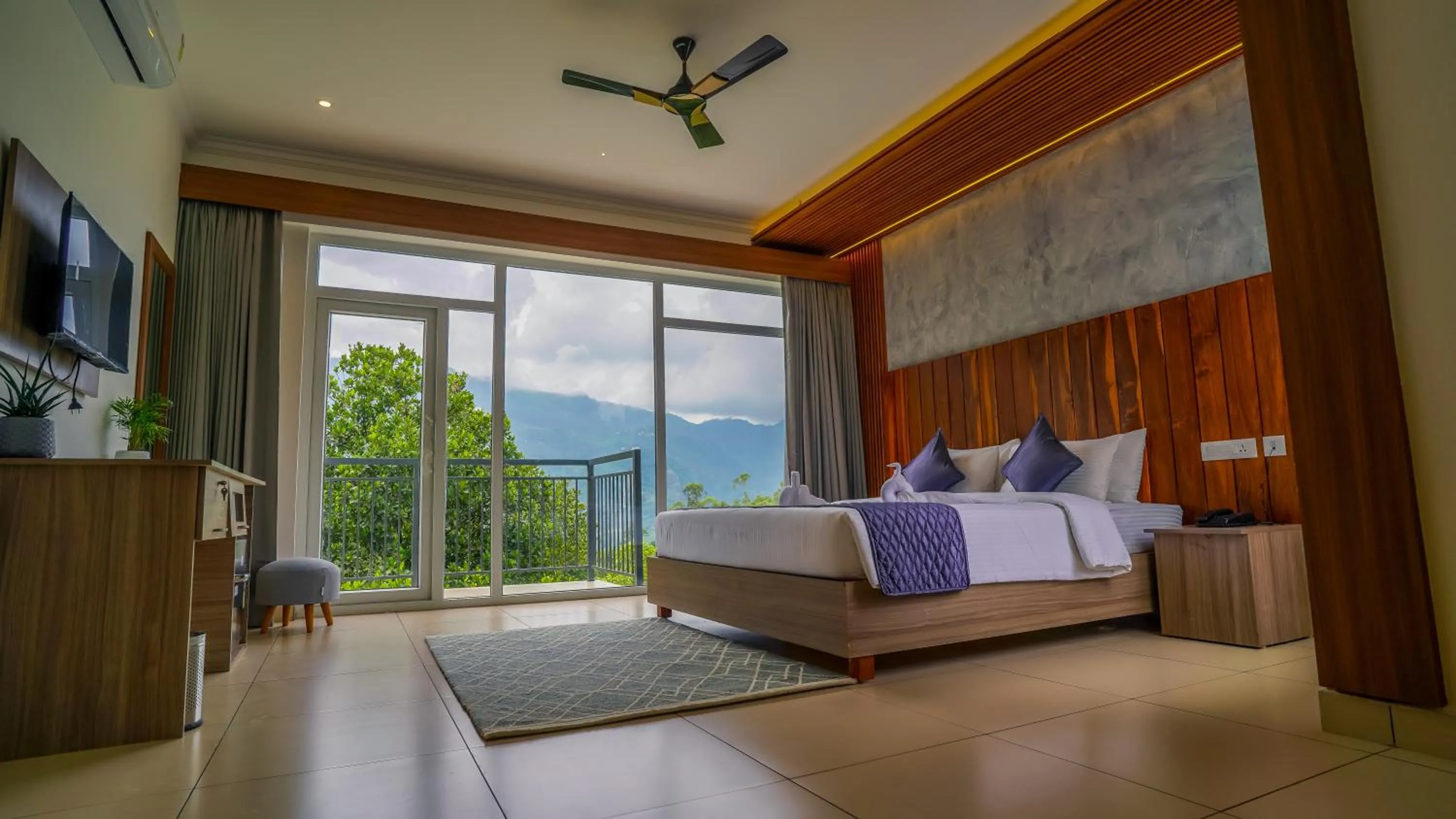 Bed in Winter Note Resorts