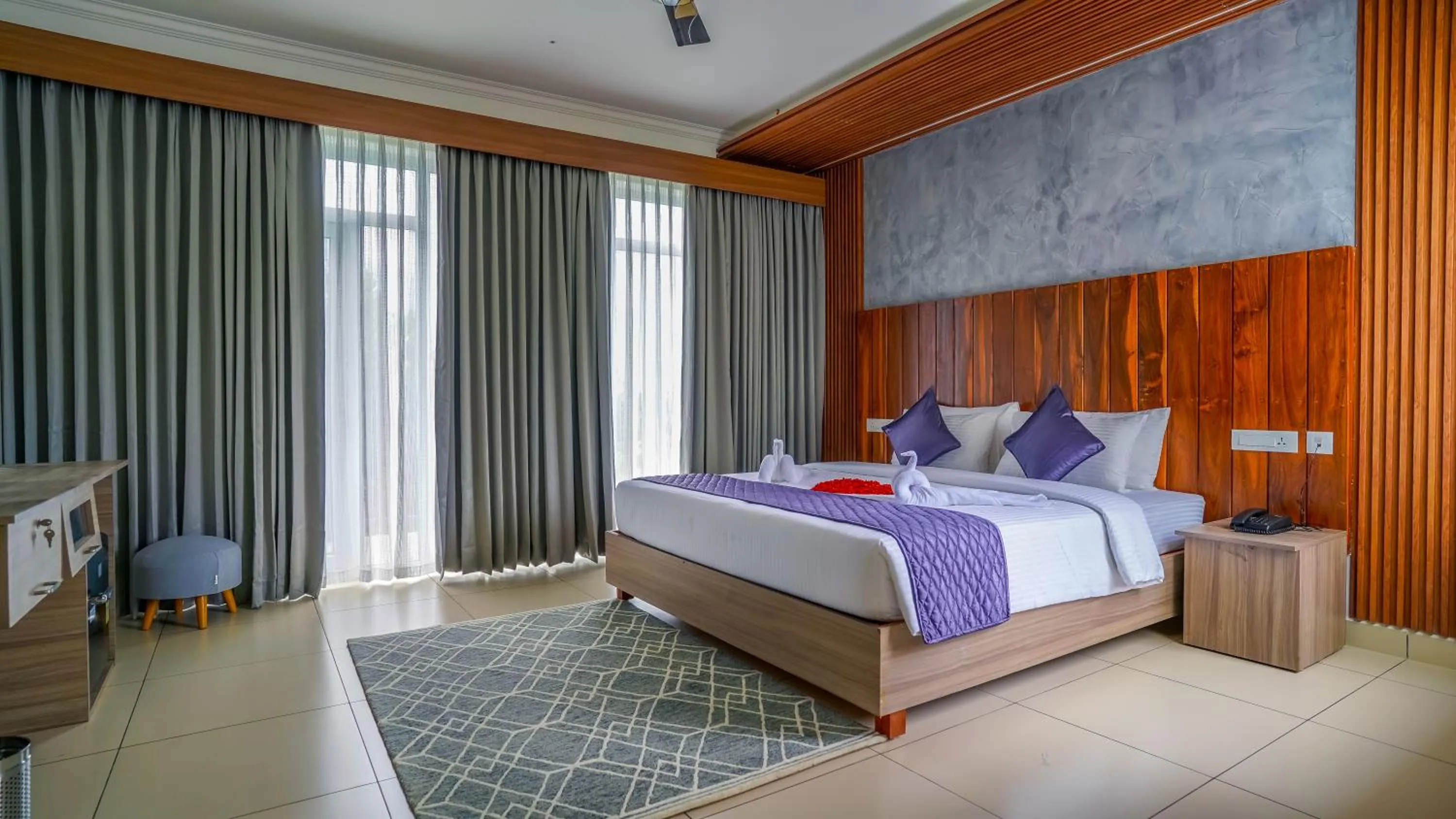 Bed in Winter Note Resorts