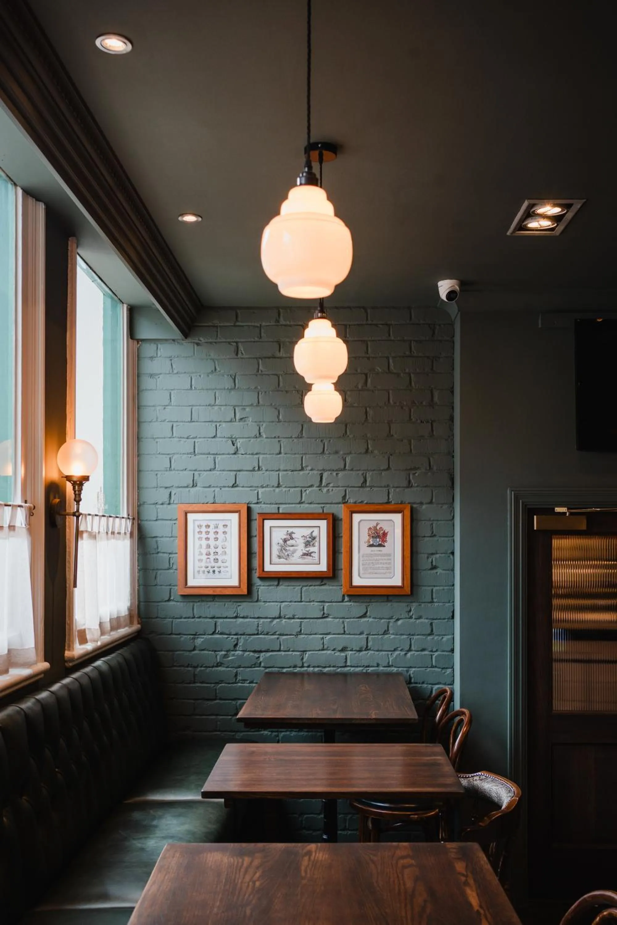 Lounge or bar in The Royal Sutton