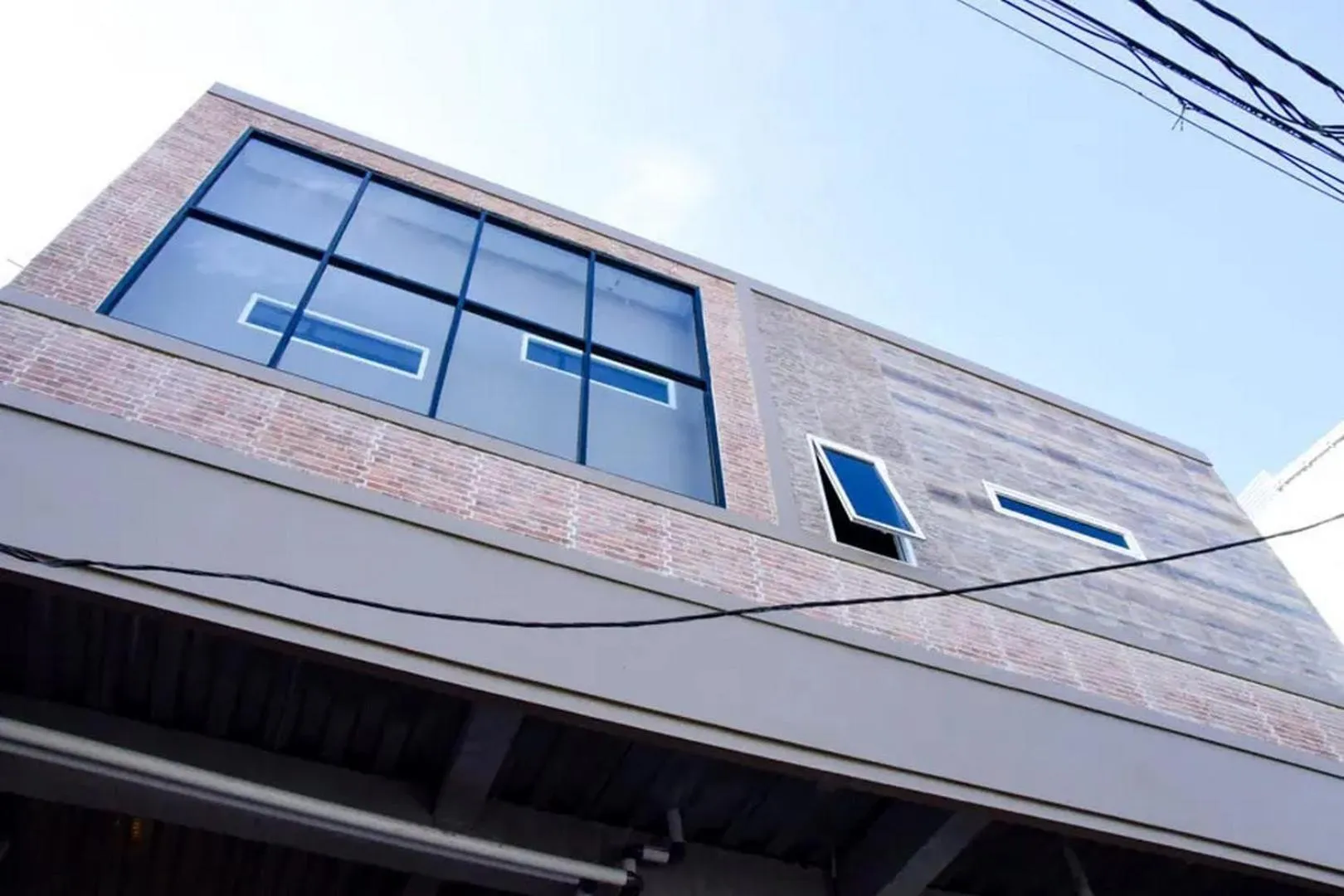 Property building in RedDoorz near Mangga Dua Square