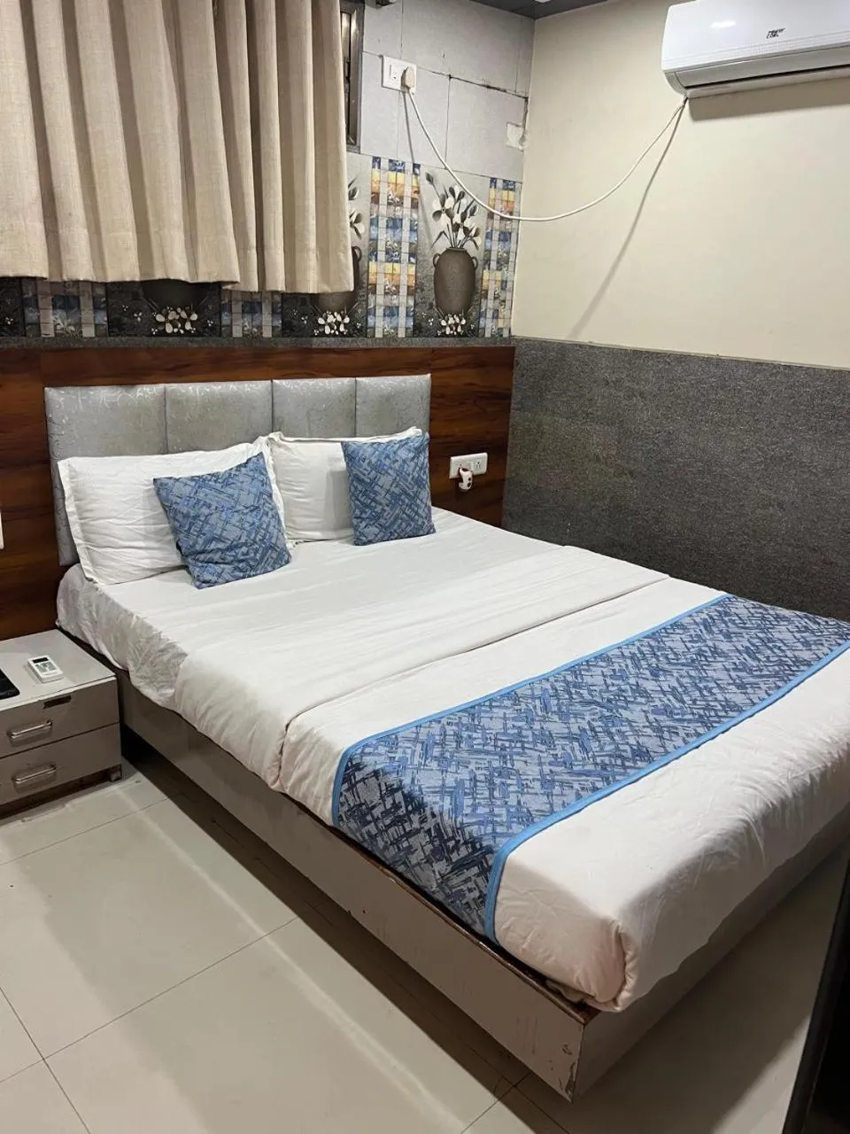 Bed in Hotel KF Residency