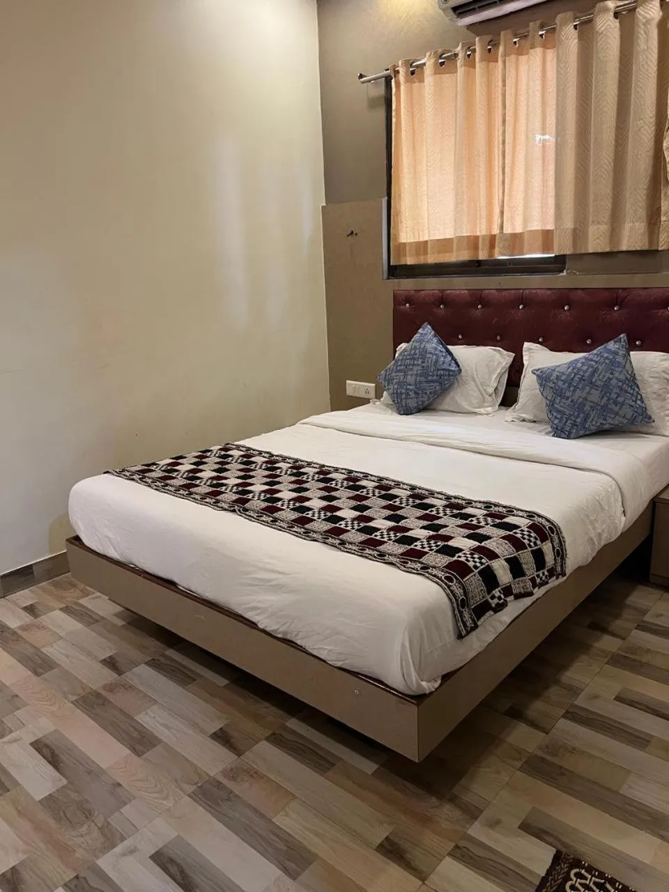 Bed in Hotel KF Residency