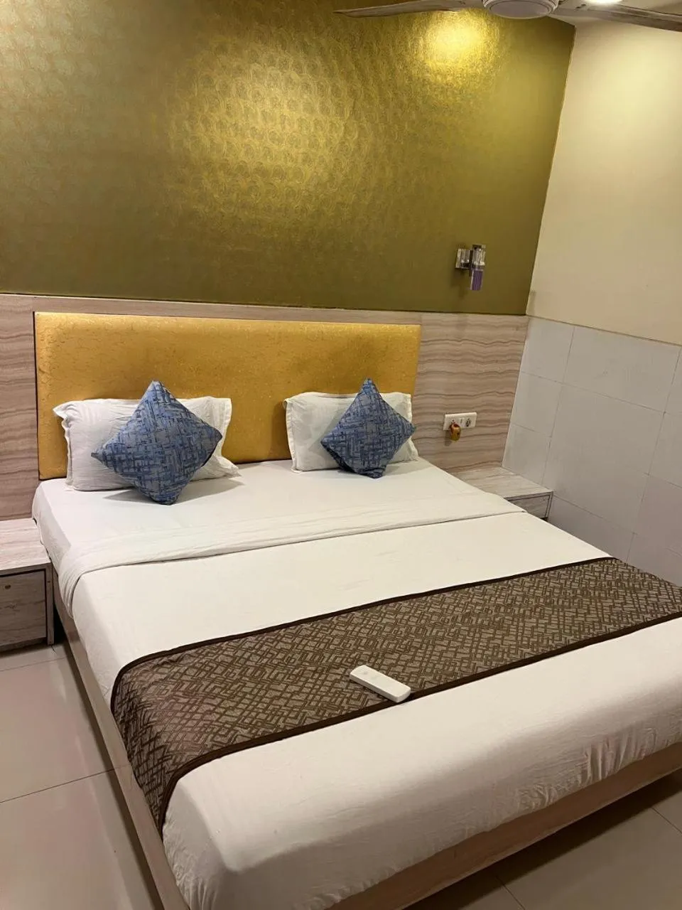 Bed in Hotel KF Residency